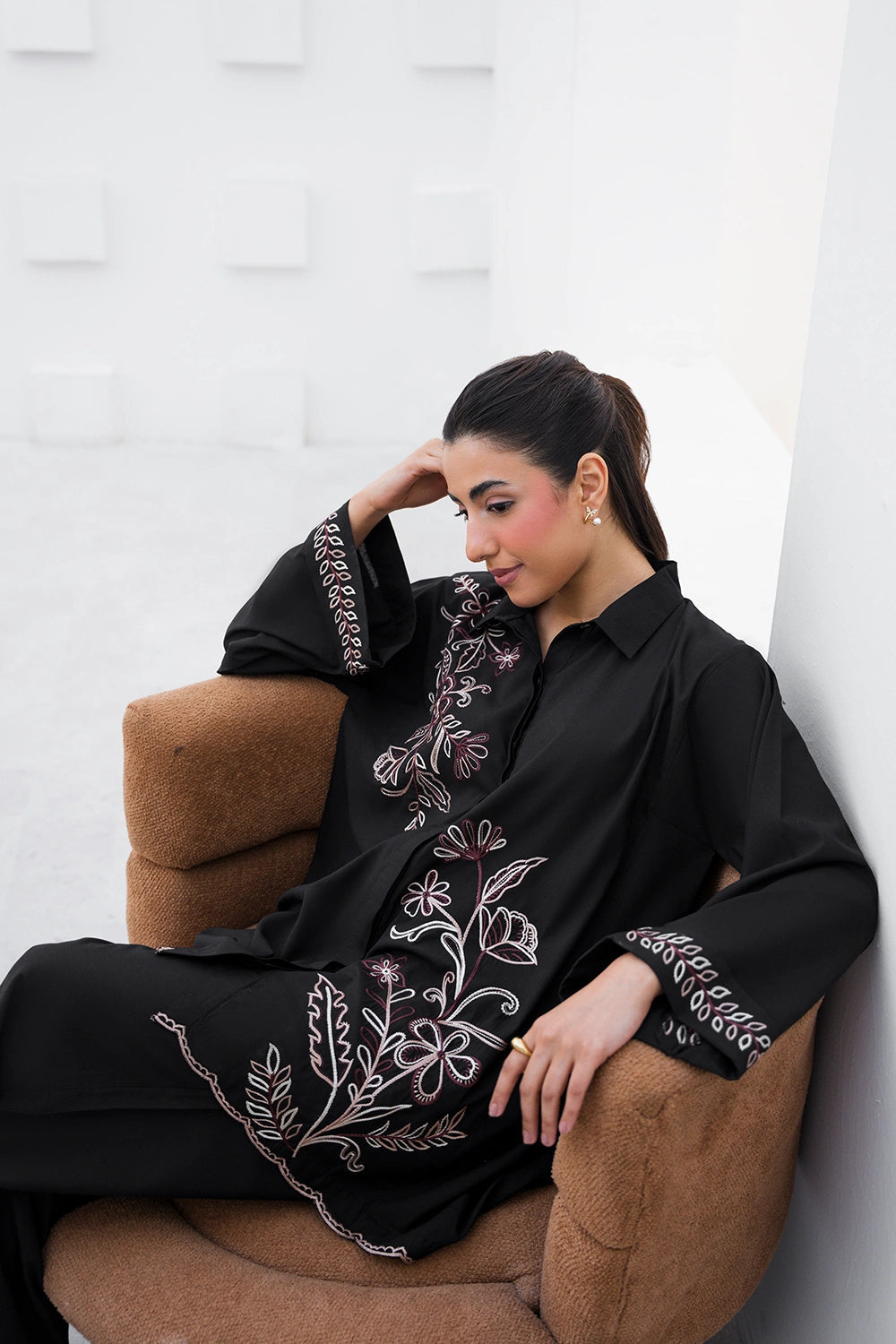 Azure | Chic Essentials | Iconic Black-6