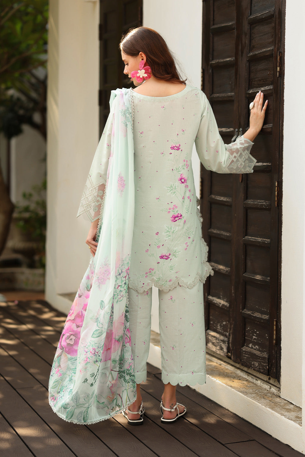 Iznik | lawn 26 | UE-500, image 2