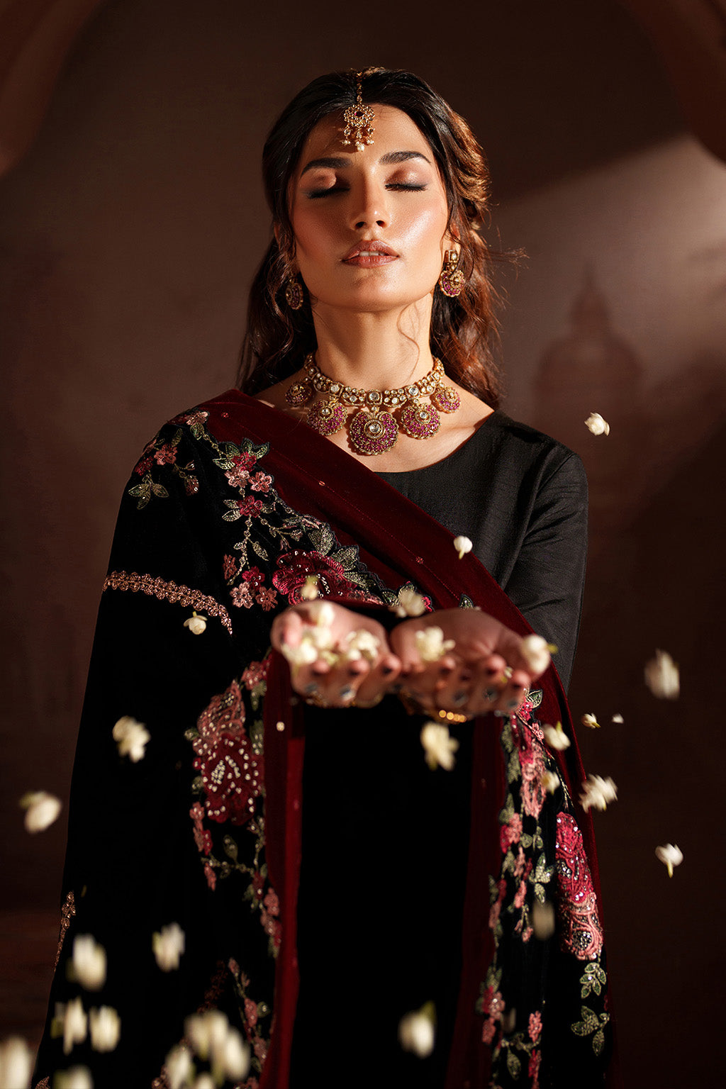 Iznik | Velvet 25 | IV-59 Embroidered Velvet, image 7