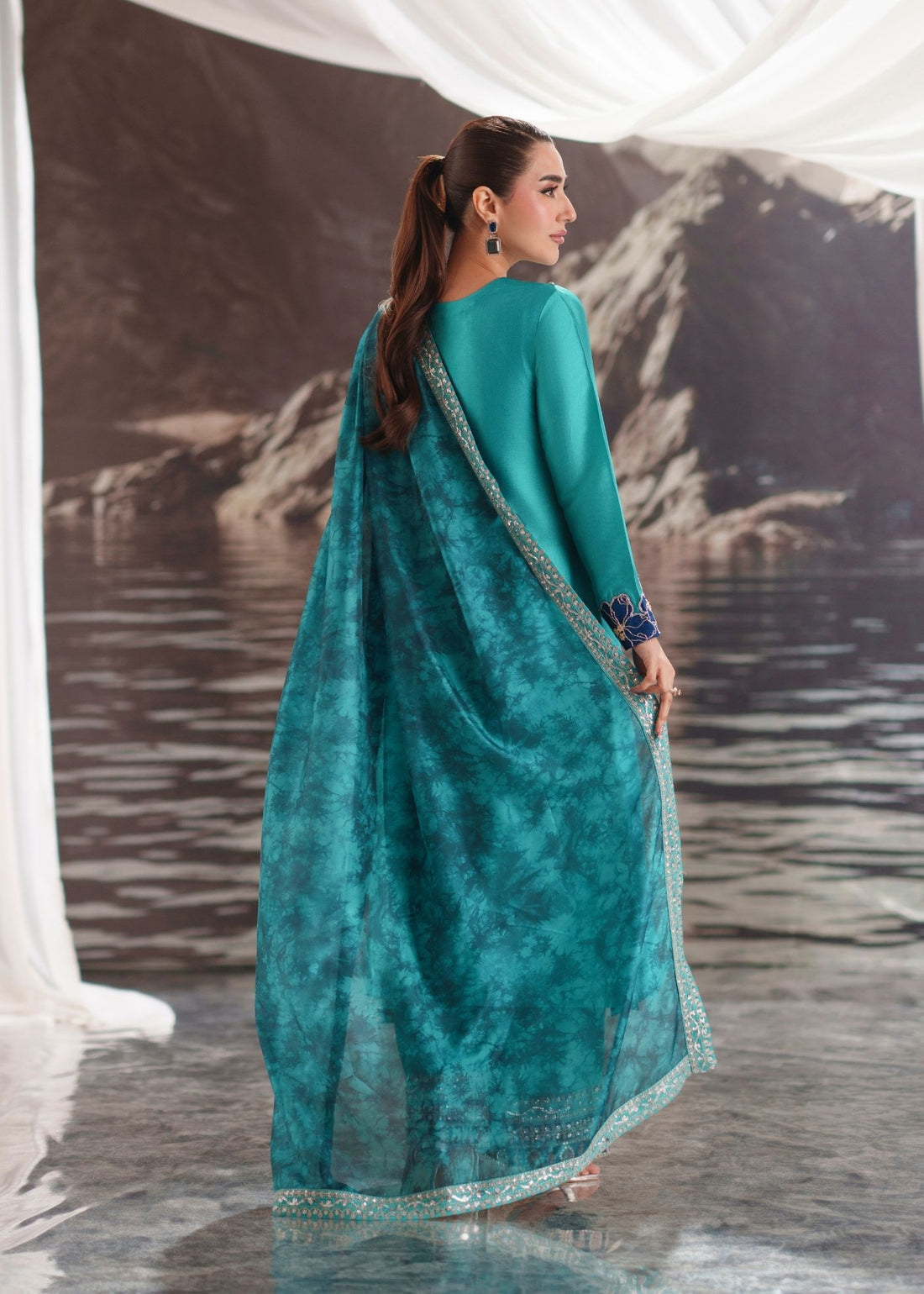 Mehak Yaqoob | Enchante Luxe Edit | Lumi-2