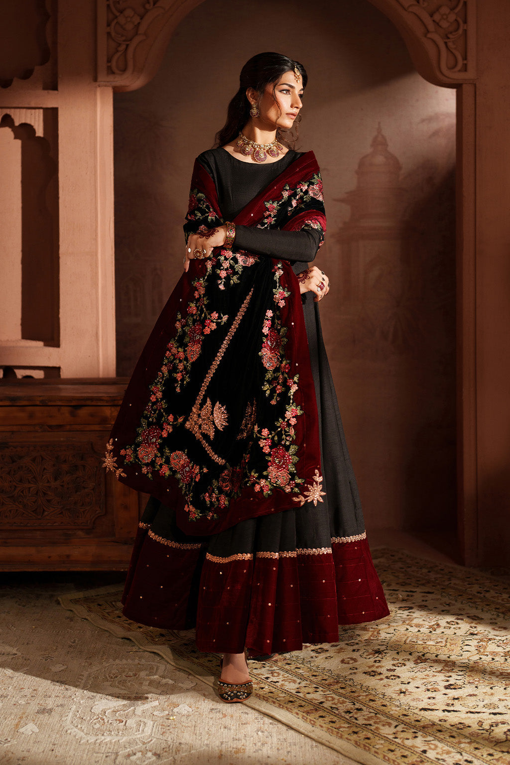 Iznik | Velvet 25 | IV-59 Embroidered Velvet, image 3