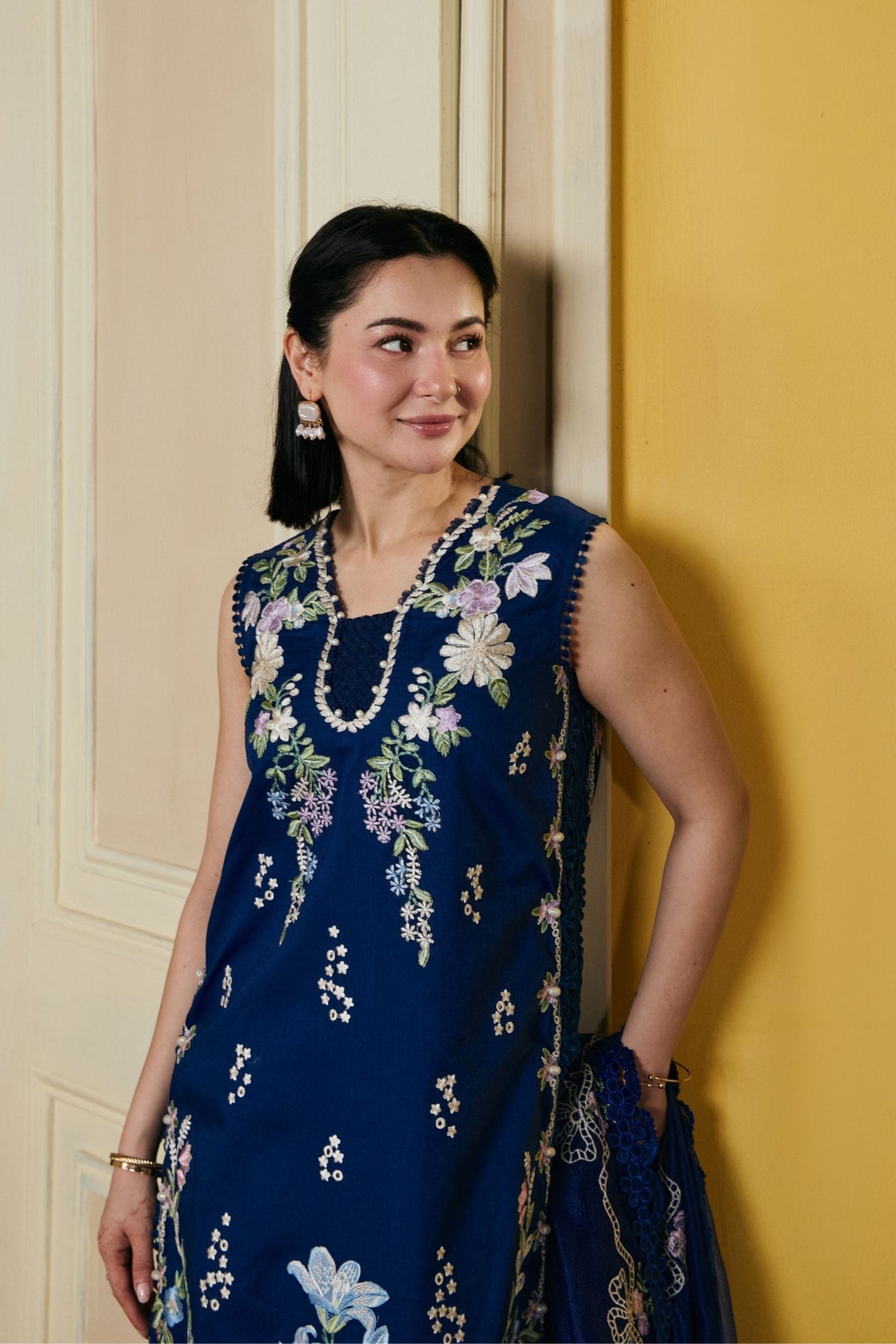 Maryam Hussain | Luxury Lawn 26 Vol 2 | Sanam, image 5
