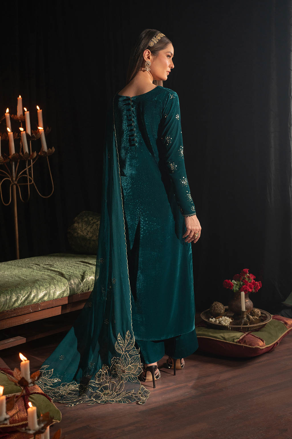 Iznik | Velvet 25 | IV-47 Embroidered Velvet