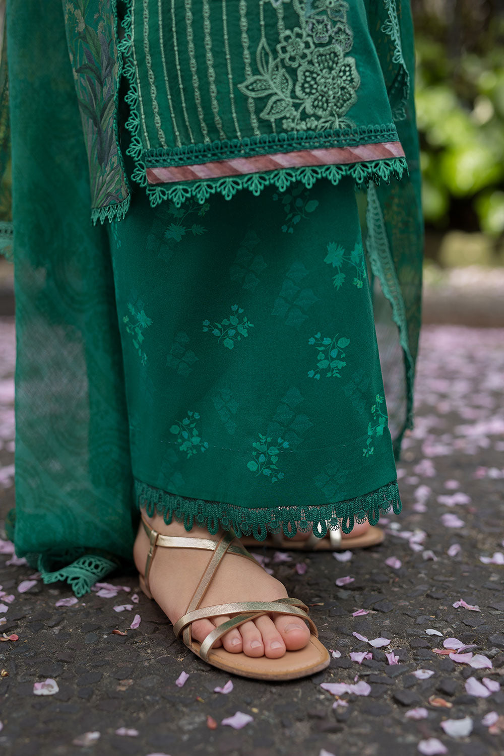 Sobia Nazir | Basics 25 | Design 5B -  Sobia Nazir Ladies Clothes - Original Designer Dress - House of Maryam