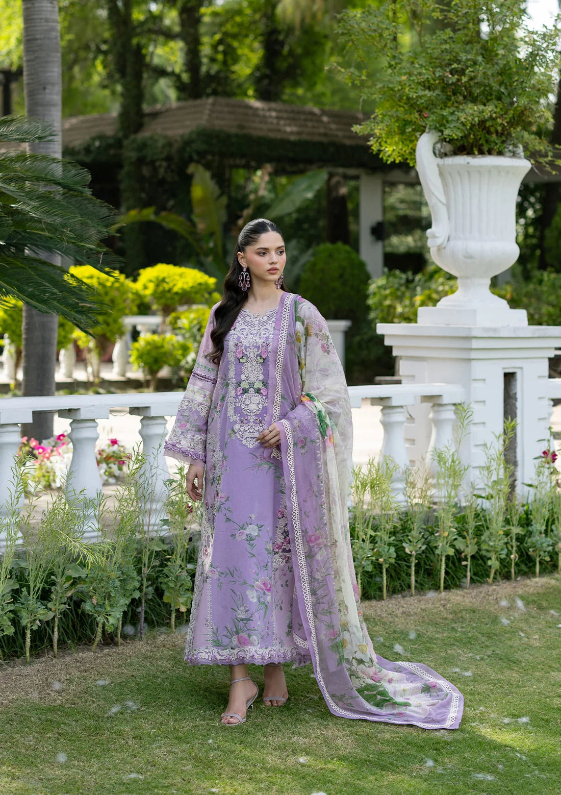 Elaf Premium | Signature Embroidered Lawn with Chiffon Collection 26 | ESG-1B BIANCA, image 2