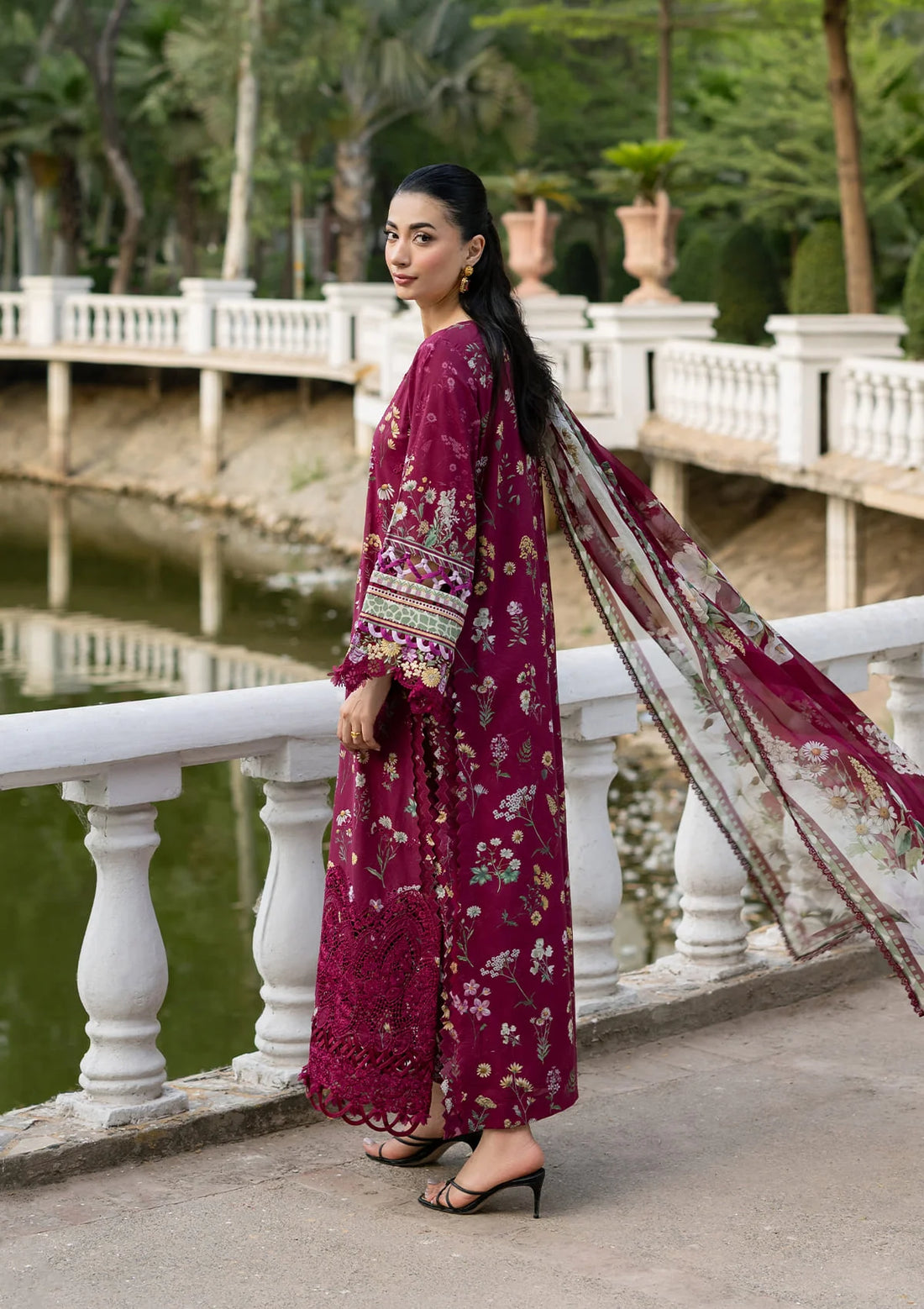 Elaf Premium | Signature Embroidered Lawn with Chiffon Collection 26 | ESG-2A NORA, image 2