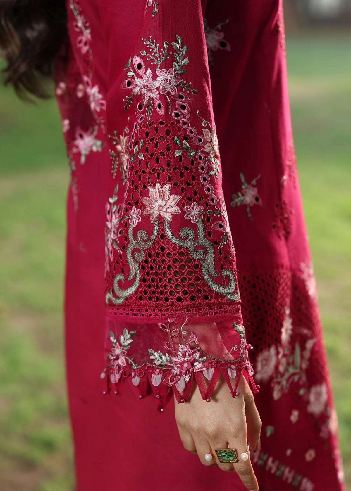 Sardinia | Tales of Petals | FLORAL FUCHSIA, image 4