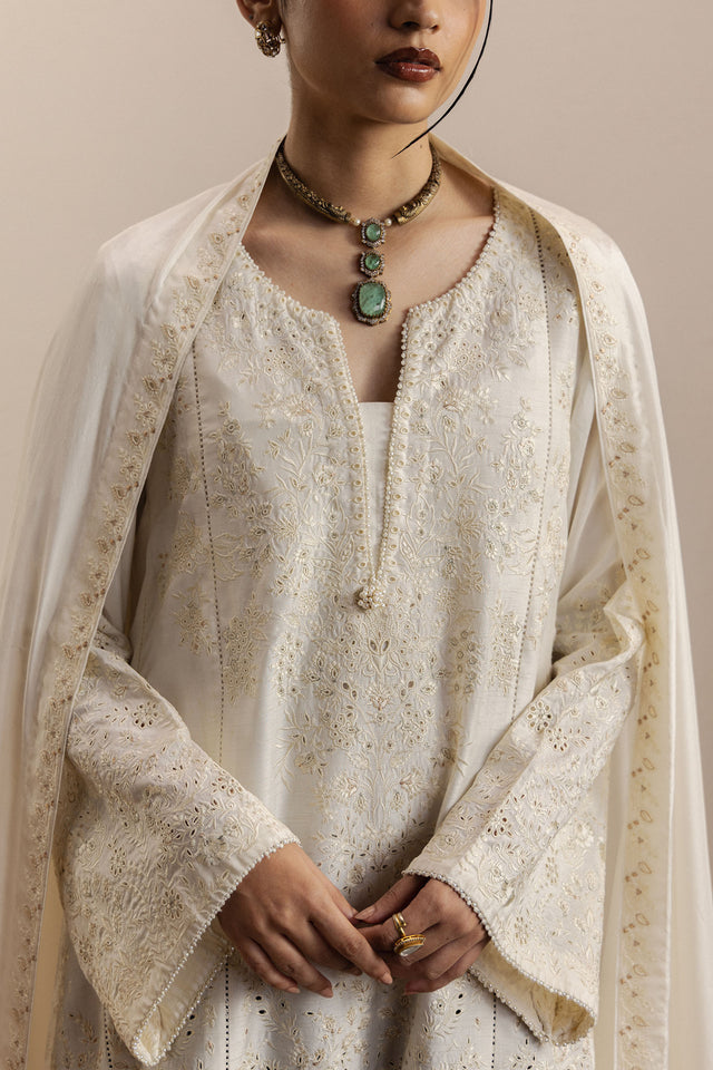 Zara Shahjahan | Festive 26 | Aabroo, image 3