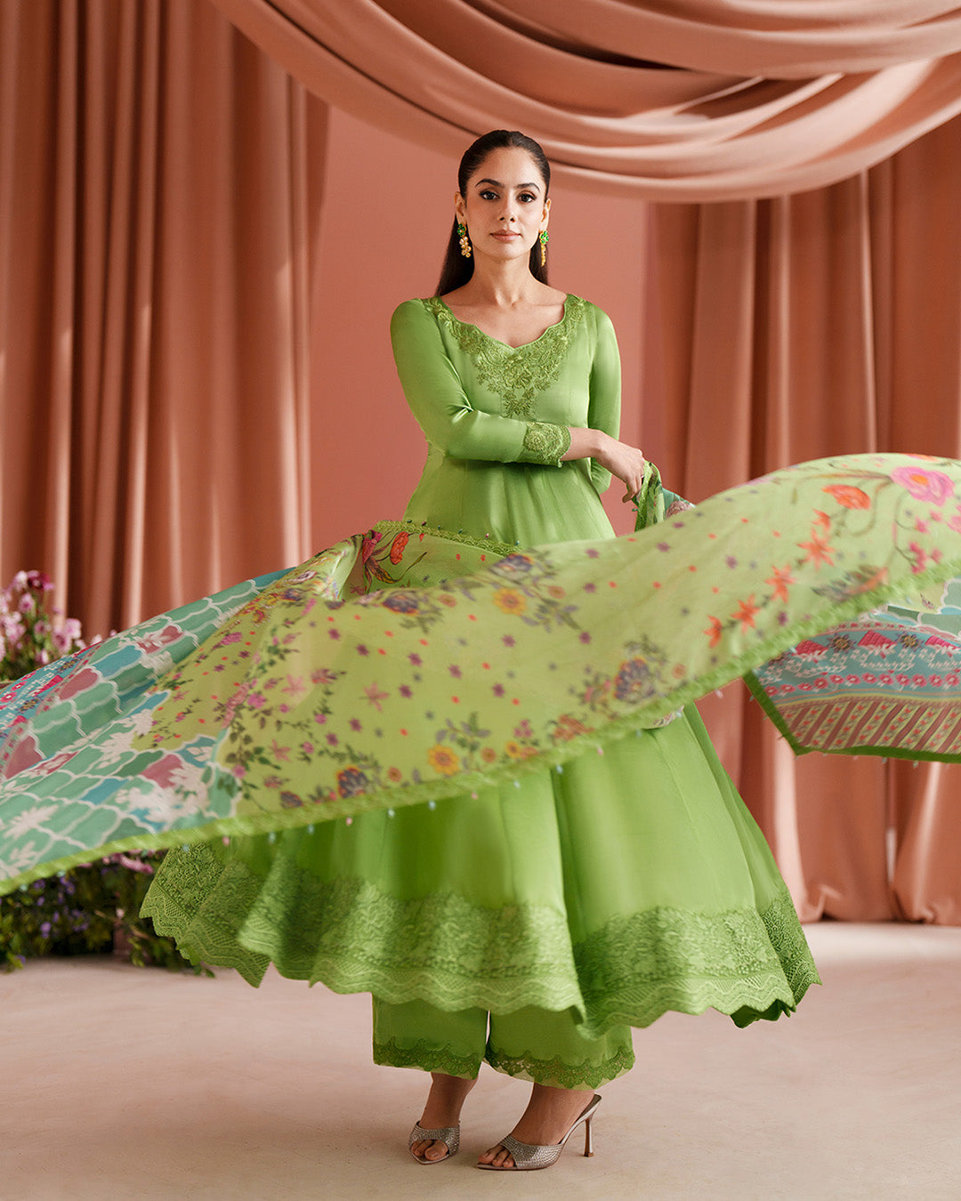 Faiza Saqlain | Roim Pret | Gomana, image 2
