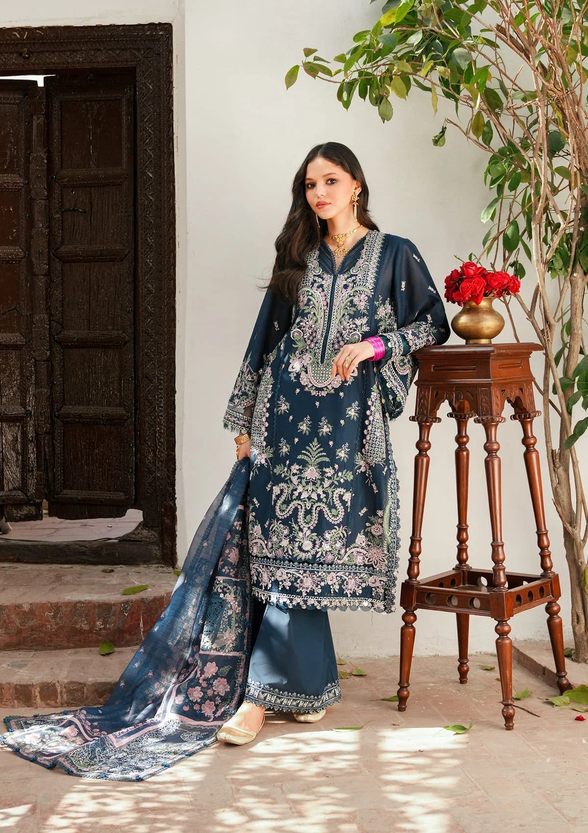 Kahf Premium | Ek Fasana Luxury Lawn 26 | KLB-1A MALKA, image 4