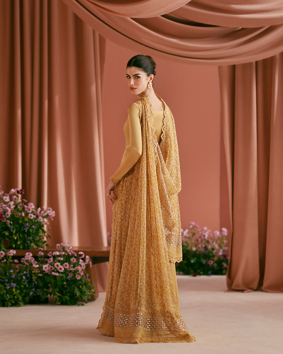 Faiza Saqlain | Roim Pret | Alaa, image 2