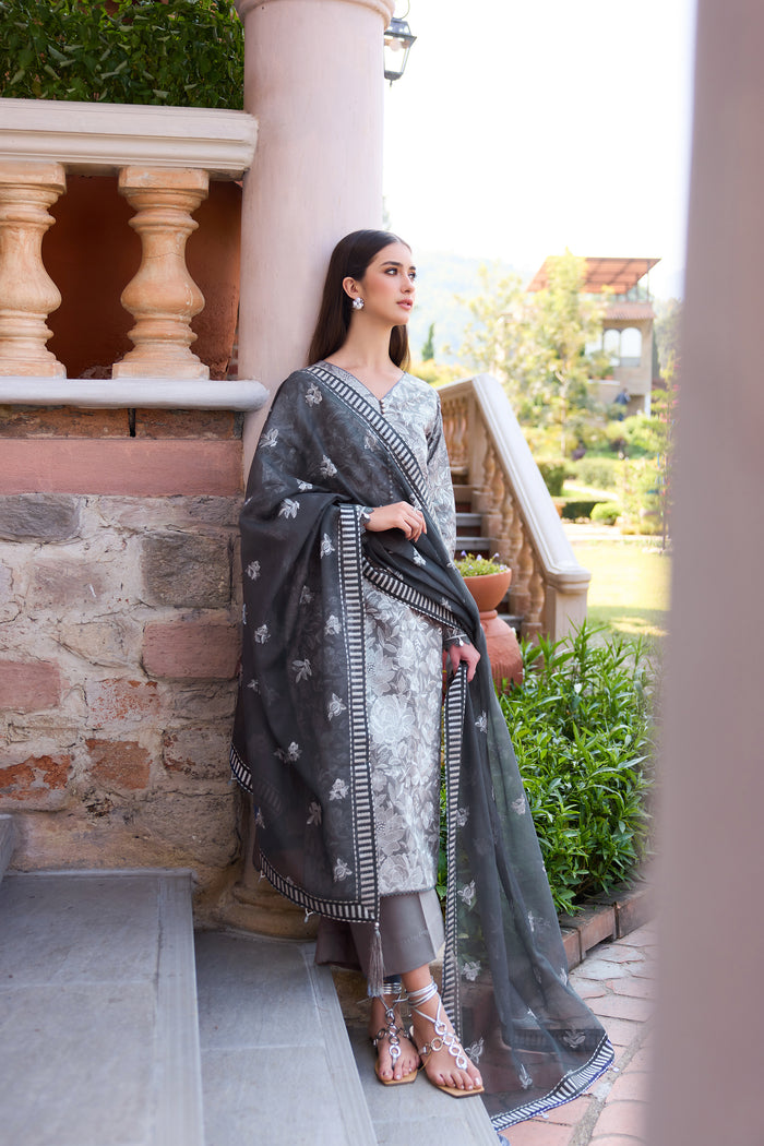 Farasha | Sorine Summer 26 | Orchid Night, image 5
