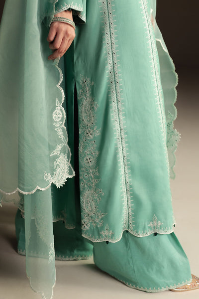 Zara Shahjahan | Festive 25 | Mahveen