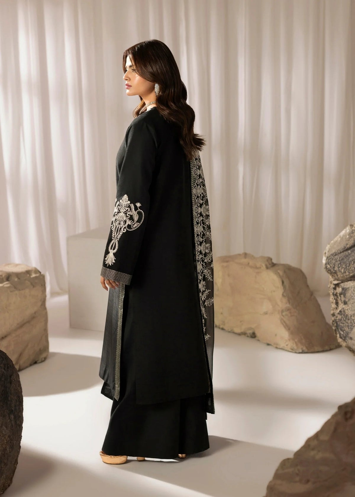 Jamnii | Silk Atelier Pret 26 | MIDNIGHT BOW, image 2