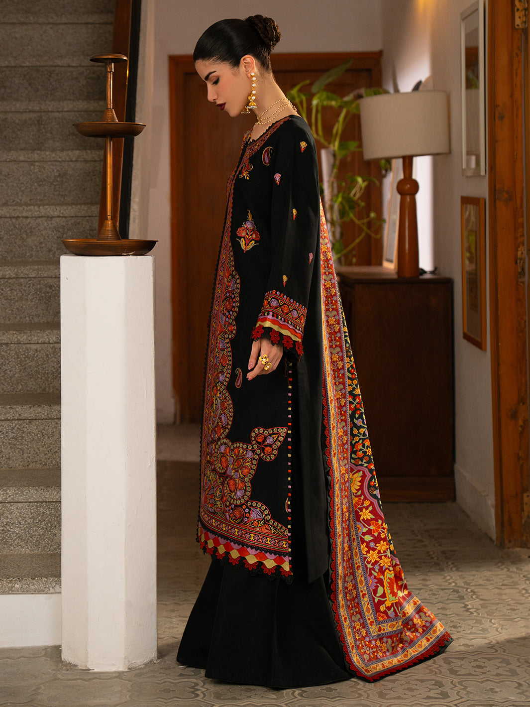 Bin Ilyas | Gulrukh Khaddar 25 | 61-B, image 5