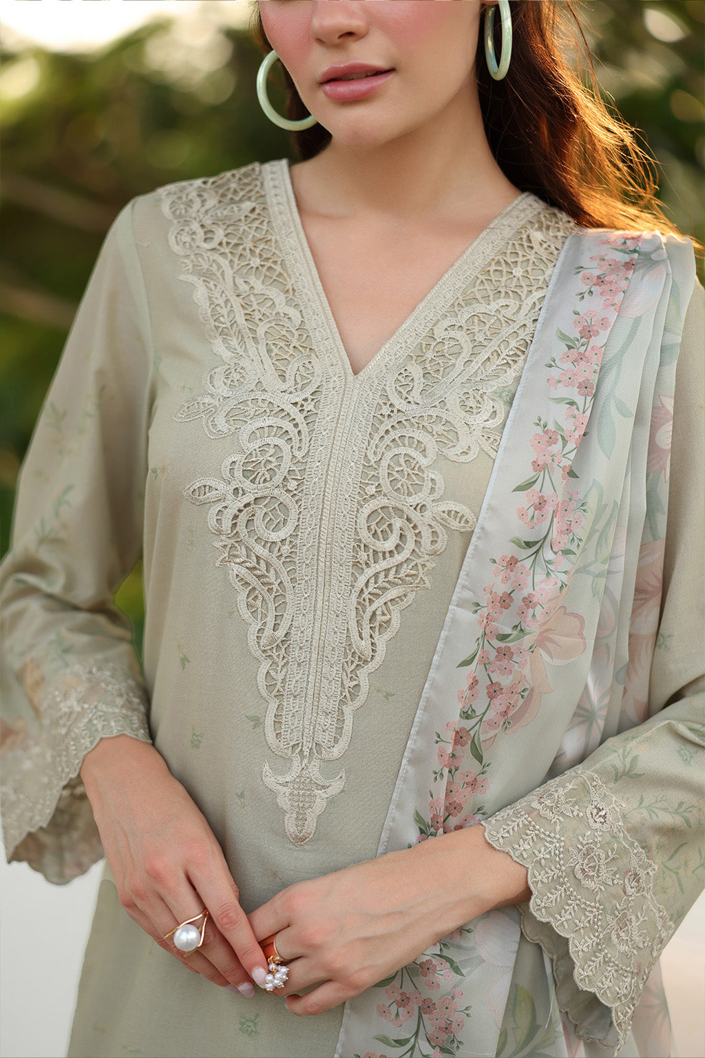 Iznik | lawn 26 | UE-490, image 3