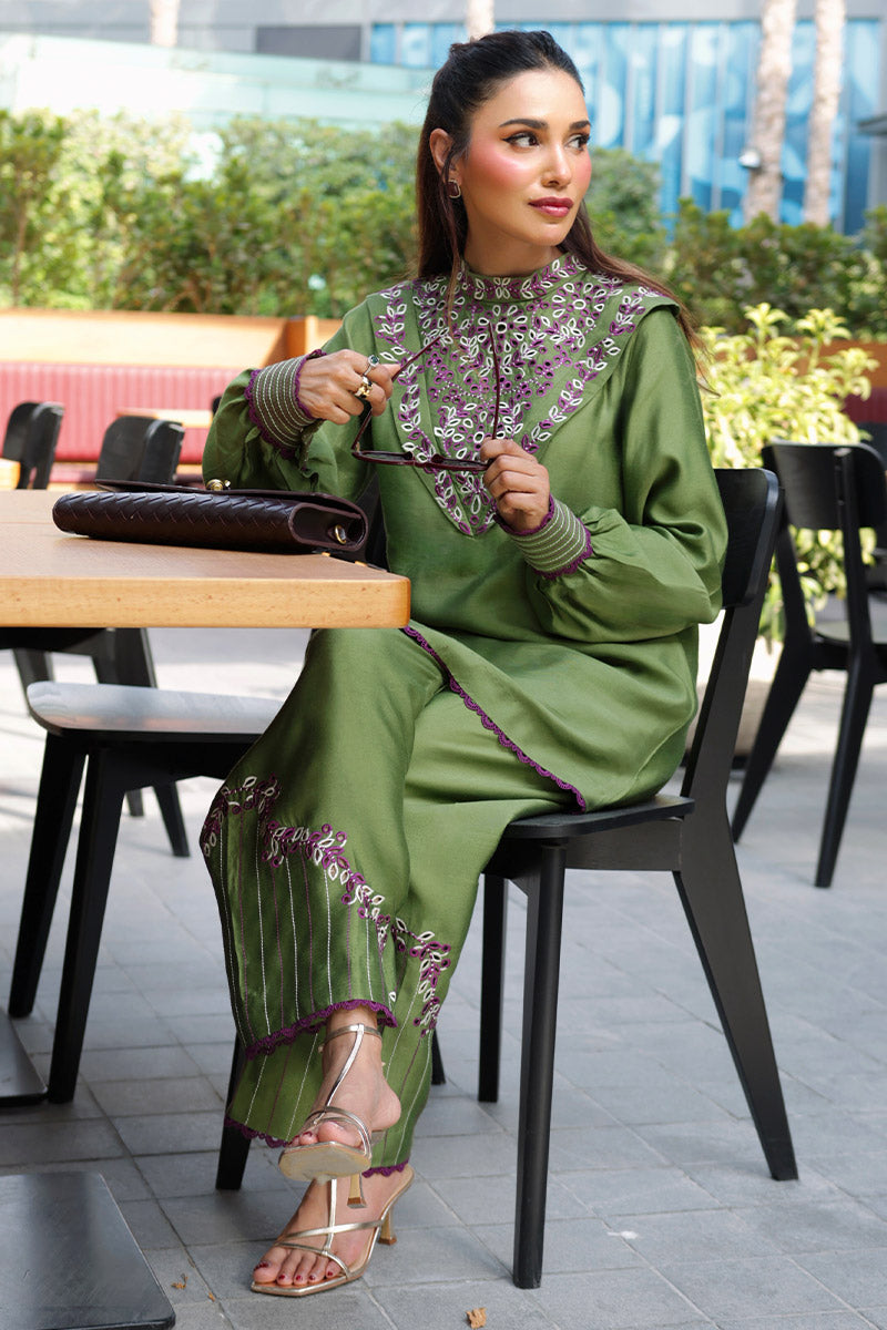 Chic Ophicial | Spotlight | Olive Aubergine, image 7