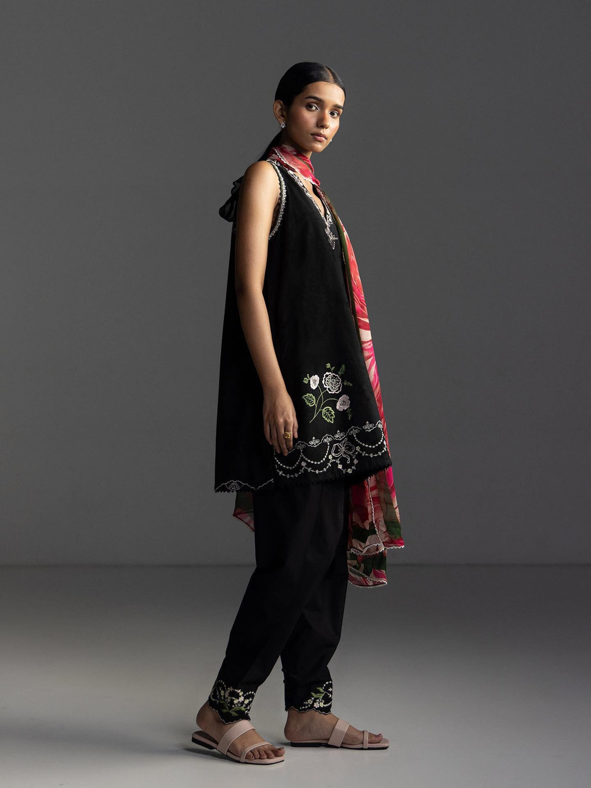 Zara Shahjahan | Coco Lawn 26 | Miro-2B, image 3