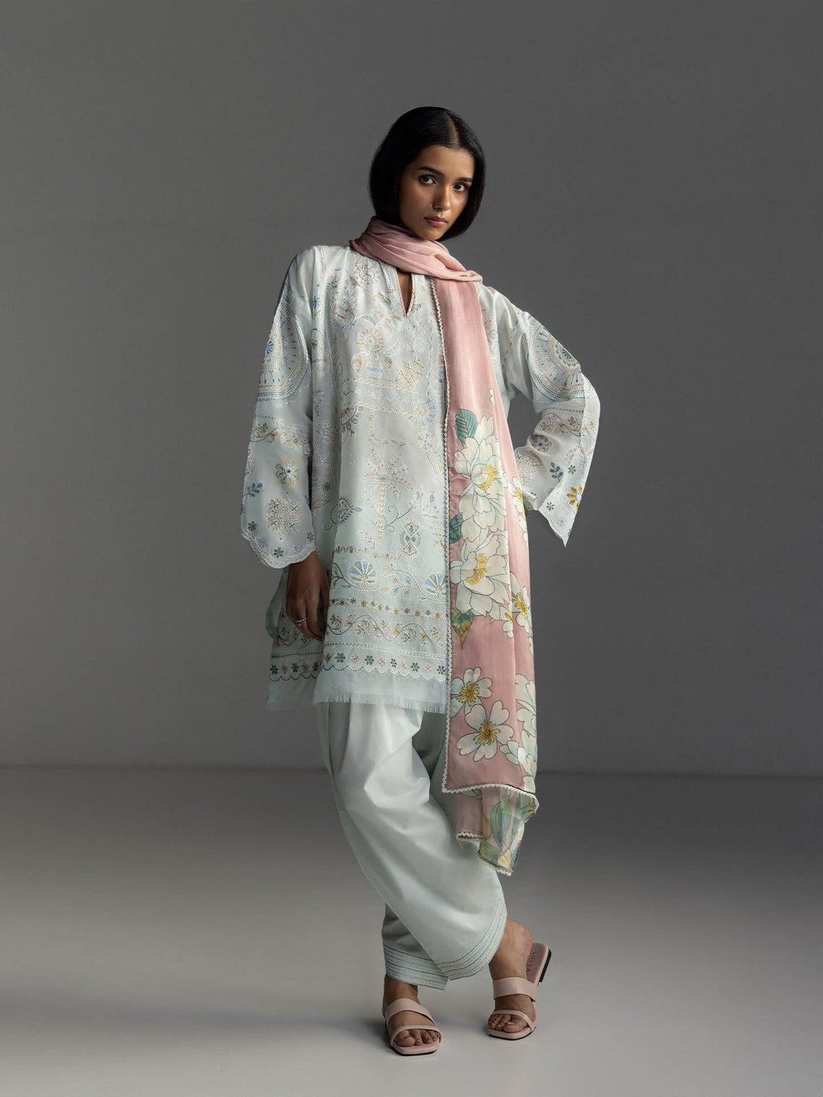 Zara Shahjahan | Coco Lawn 26 | Veya-7B-7