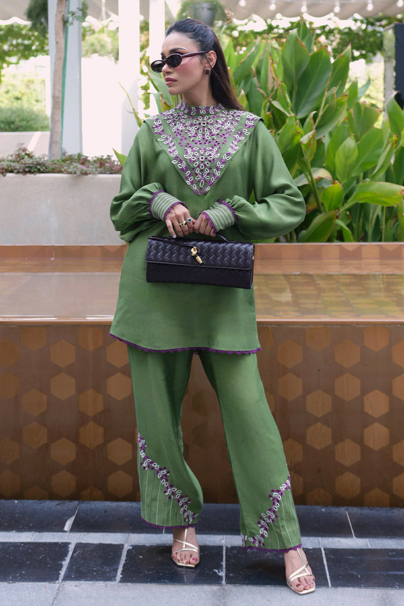 Chic Ophicial | Spotlight | Olive Aubergine, image 6