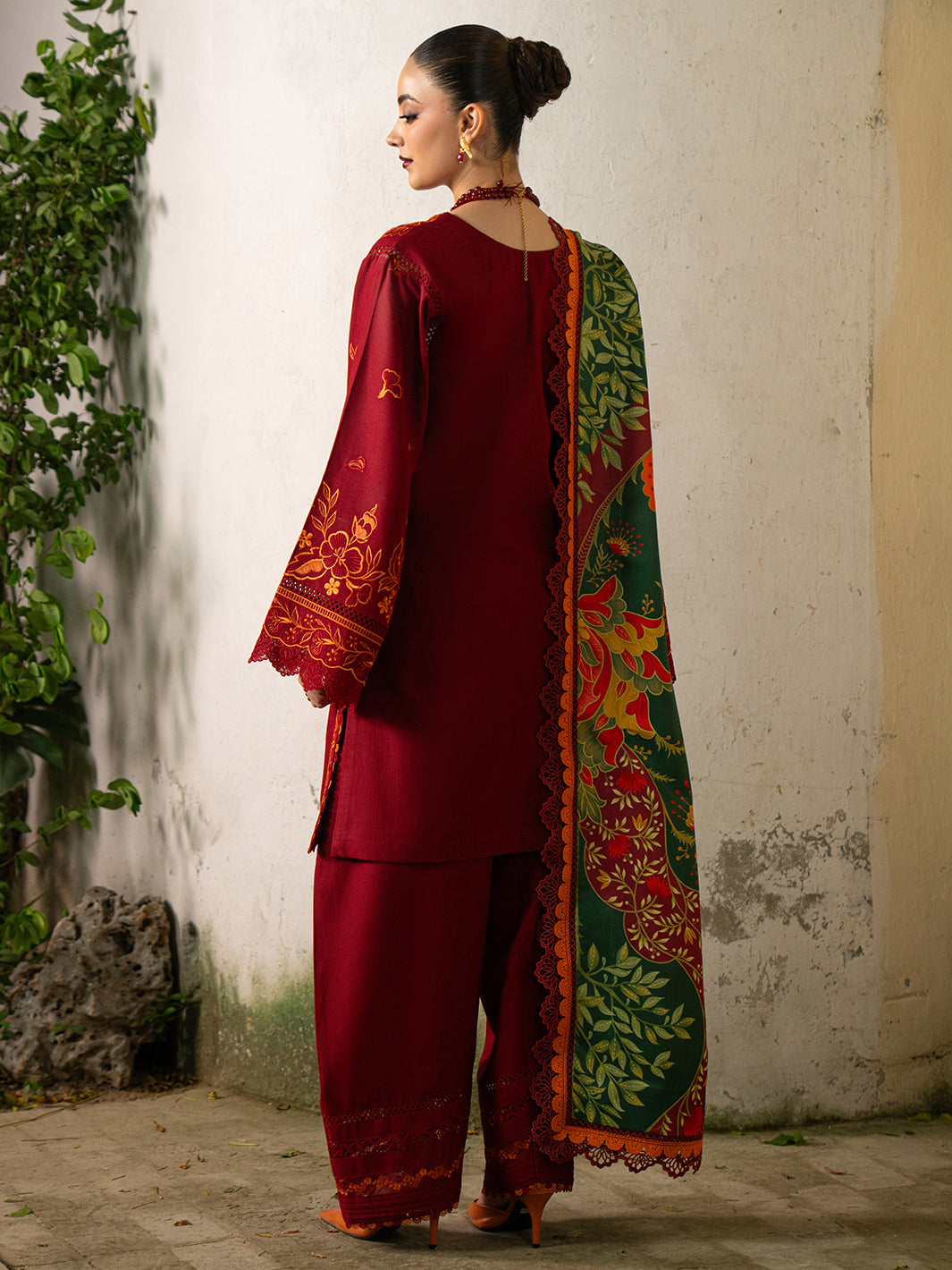 Bin Ilyas | Gulrukh Khaddar 25 | 63-B, image 2