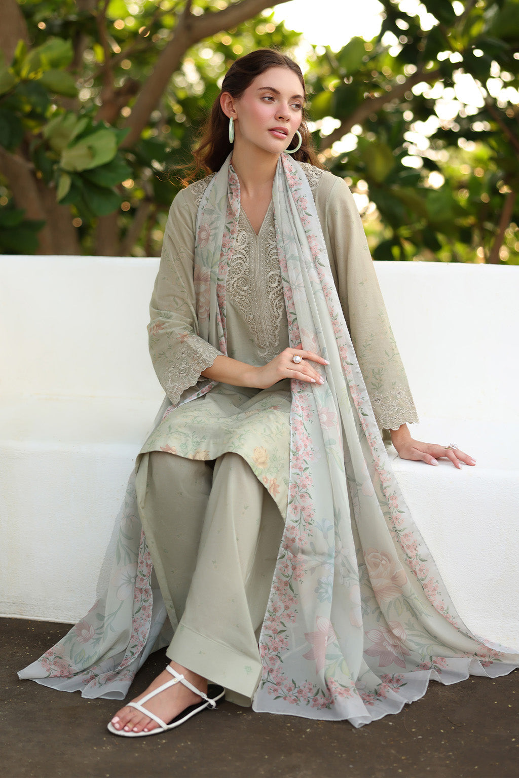Iznik | lawn 26 | UE-490, image 6