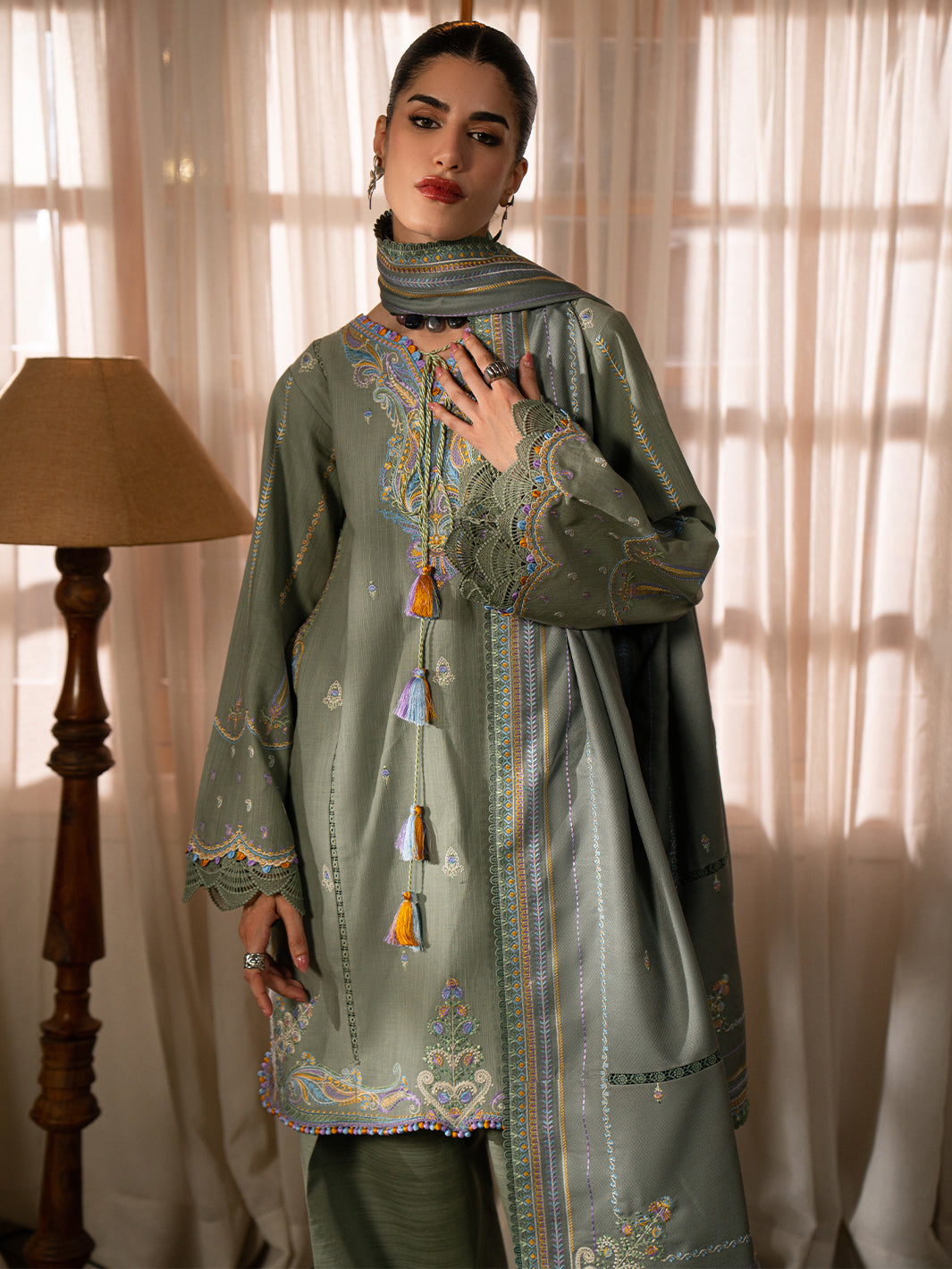 Bin Ilyas | Gulrukh Khaddar 25 | 64-A-7