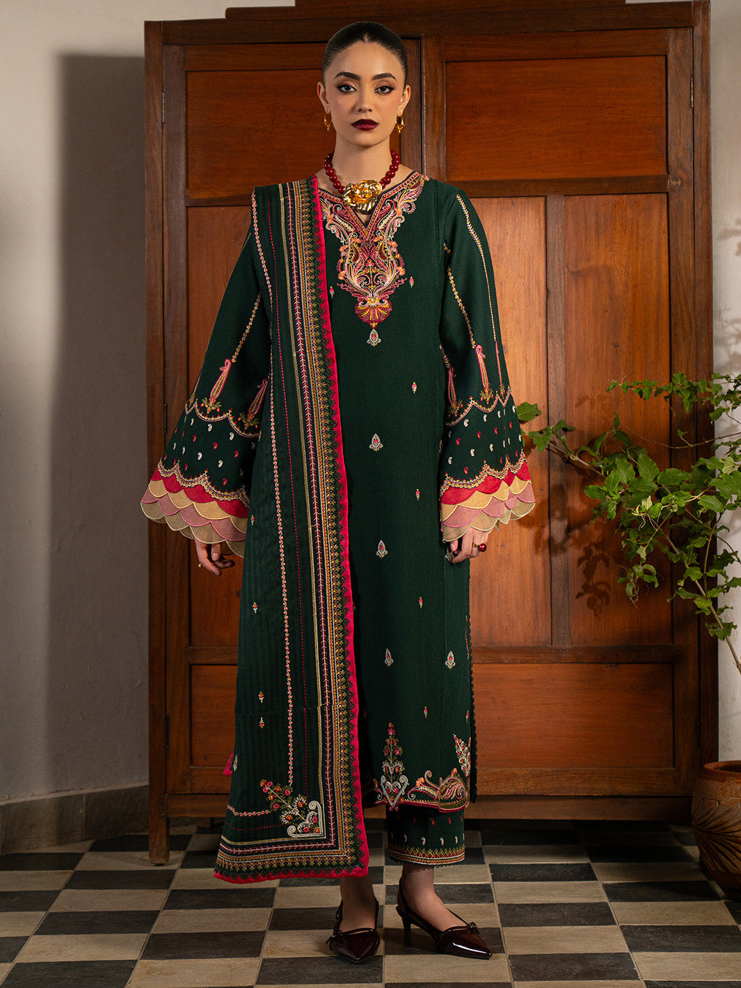 Bin Ilyas | Gulrukh Khaddar 25 | 64-B