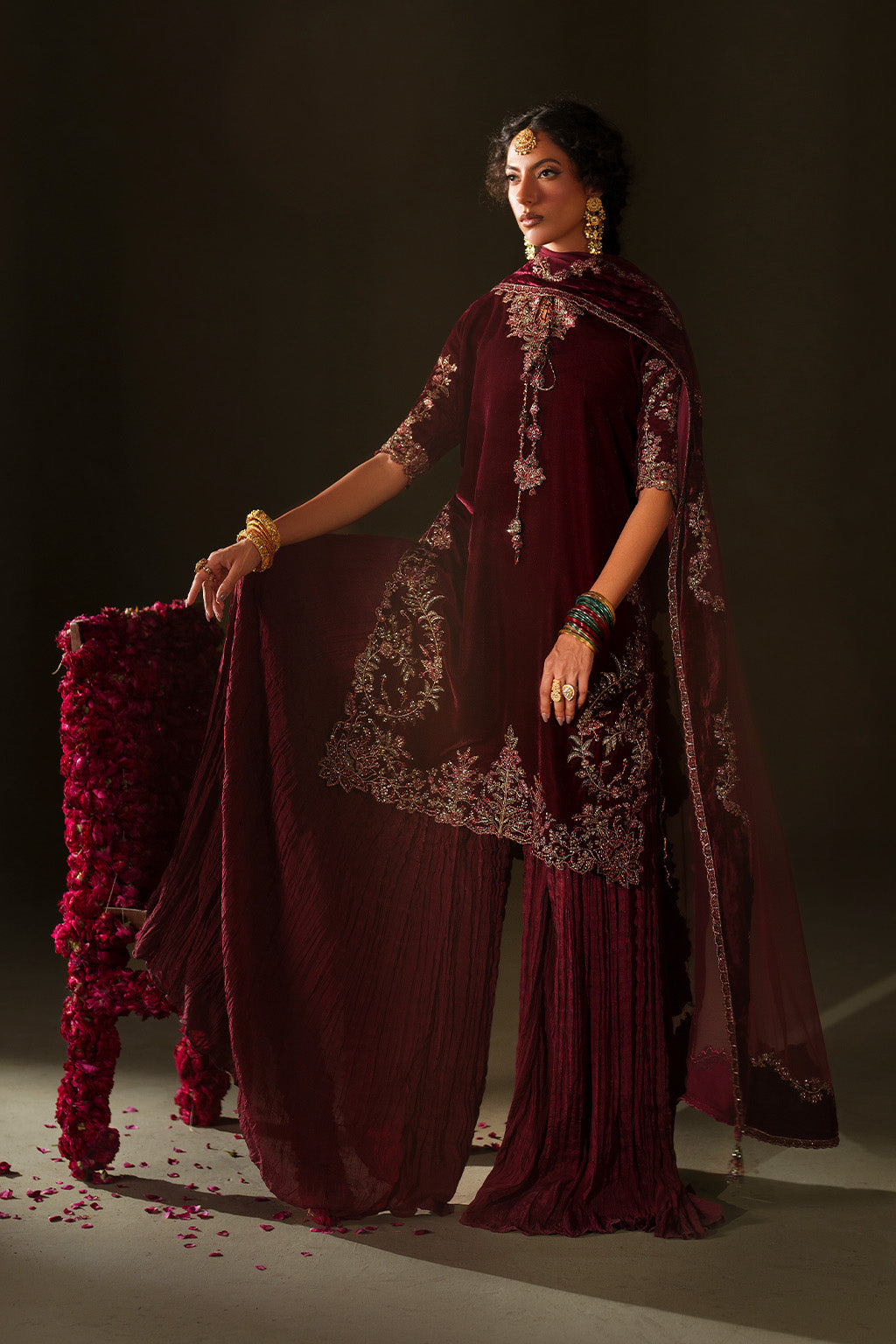 Iznik | Velvet 25 | IV-71 Embroidered Velvet, image 4