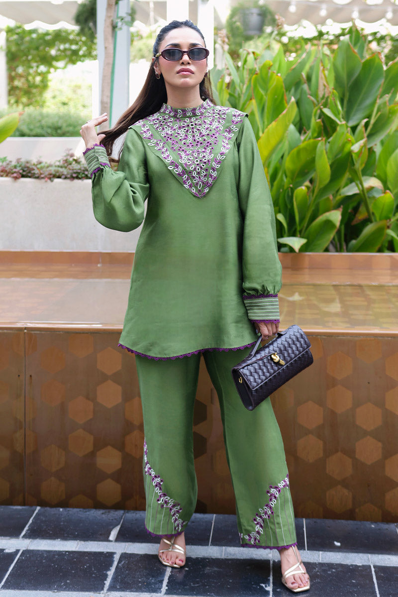 Chic Ophicial | Spotlight | Olive Aubergine, image 8