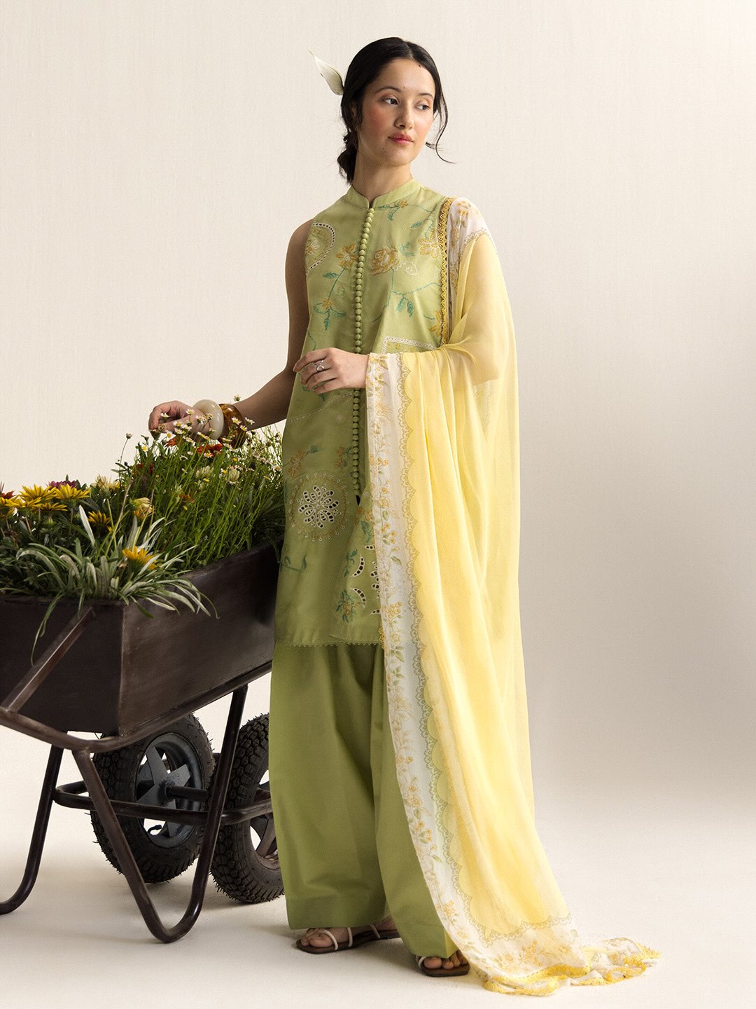 Zara Shahjahan | Coco Lawn 26 | Ines-6B, image 4