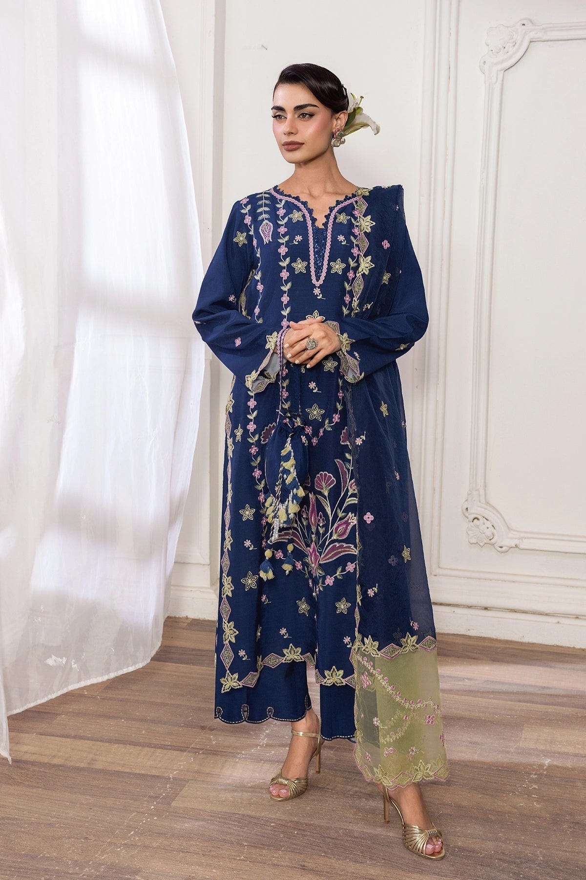 Rangrasiya | Lumeire Silk |Azul