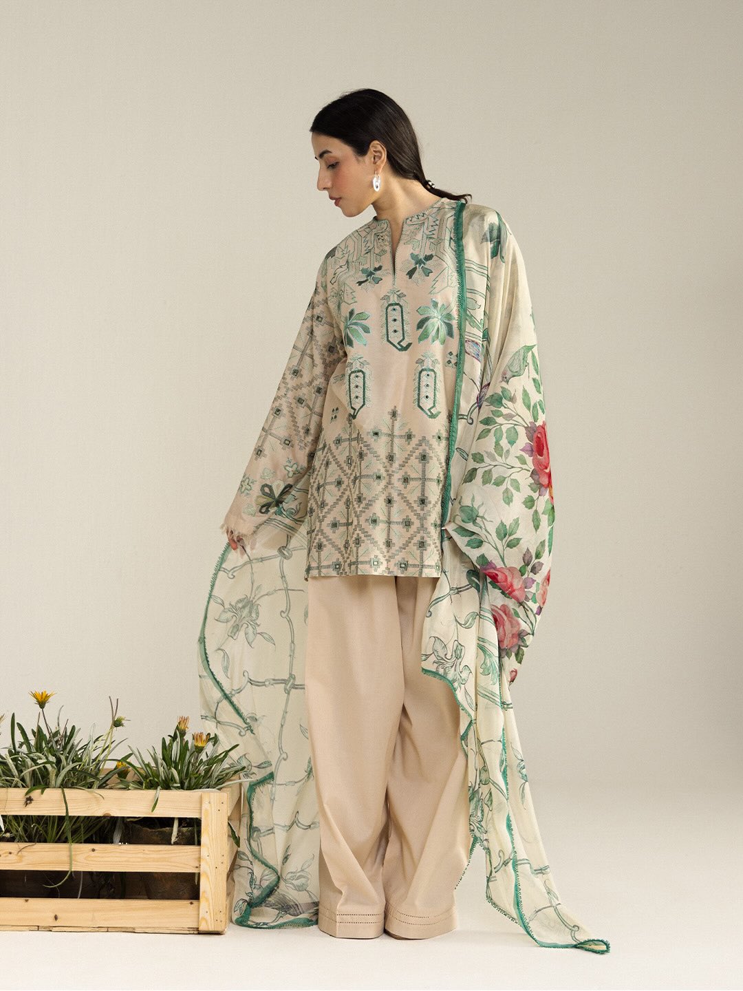 Zara Shahjahan | Coco Lawn 26 | Soren-9B-1