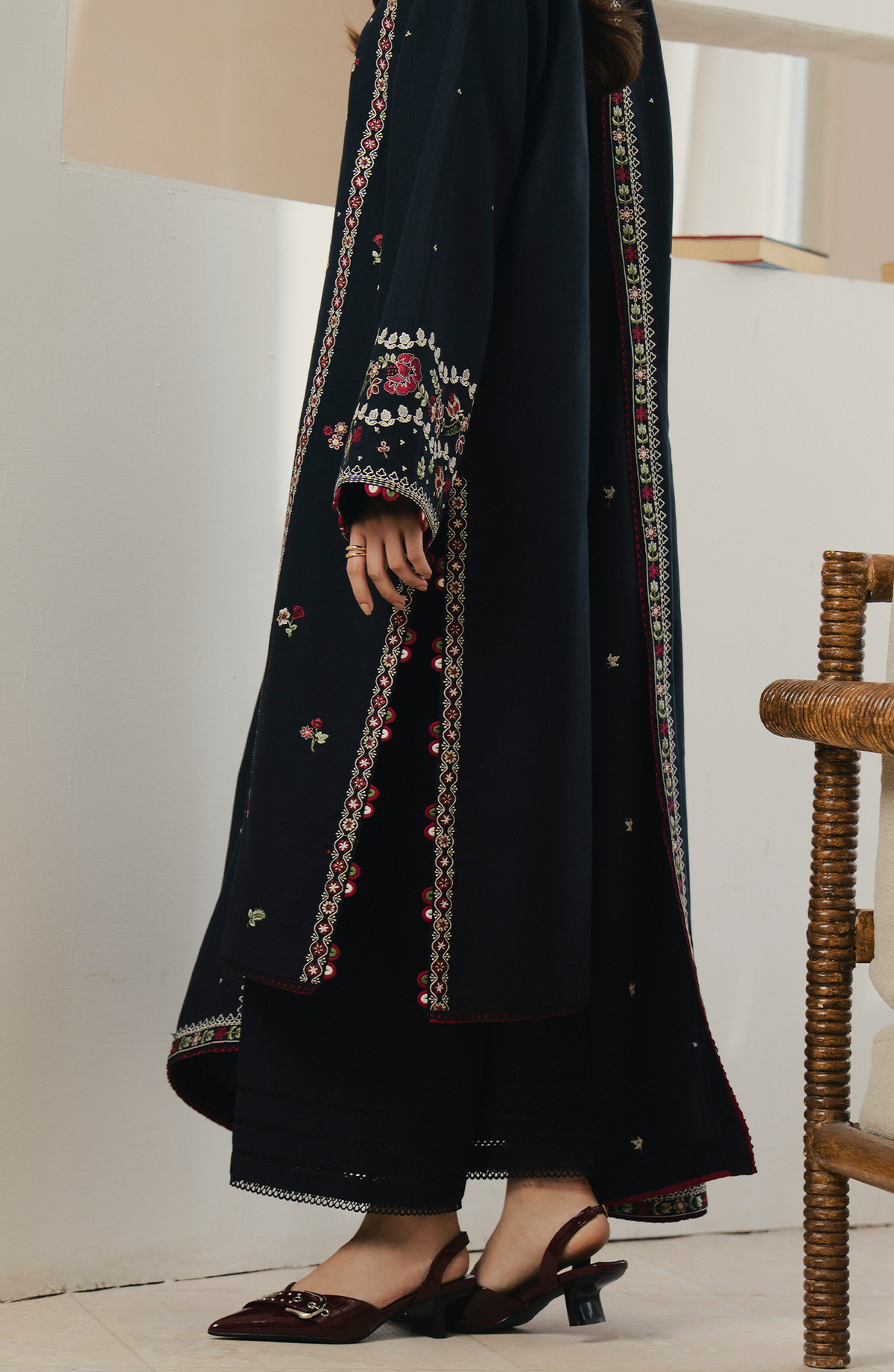 Seran | Winter Embroidered 25 | Noirelle-6