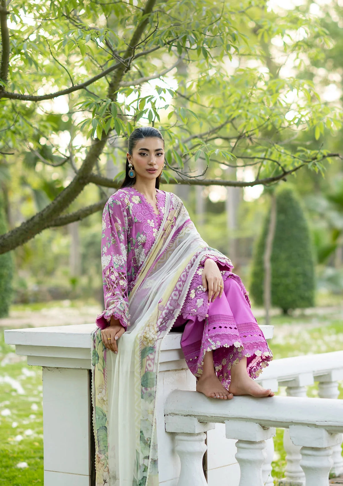 Elaf Premium | Signature Embroidered Lawn with Chiffon Collection 26 | ESG-7B KIARA, image 4