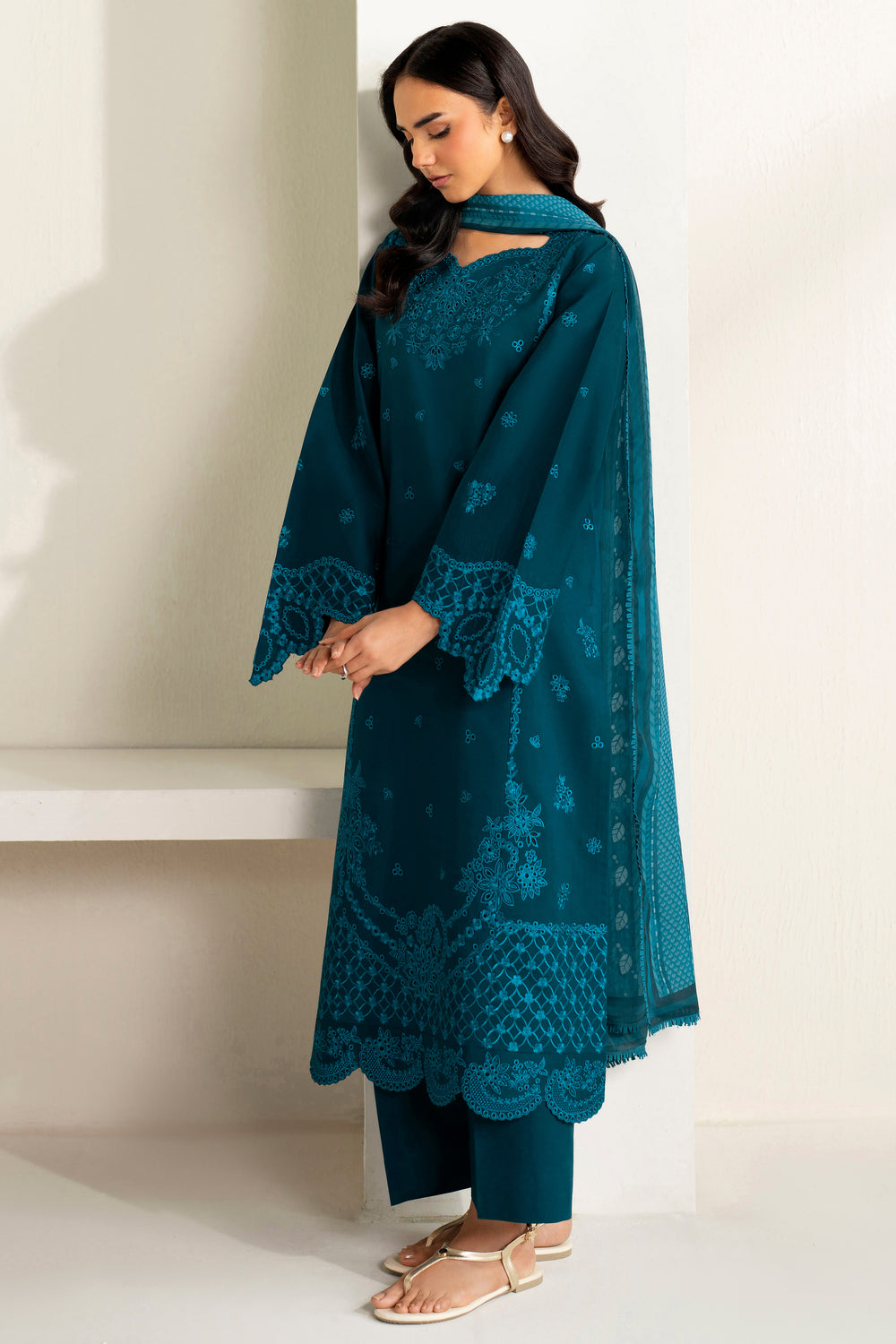 Farasha | Summer Weaves Embroidered Lawn | Teal Frost-2