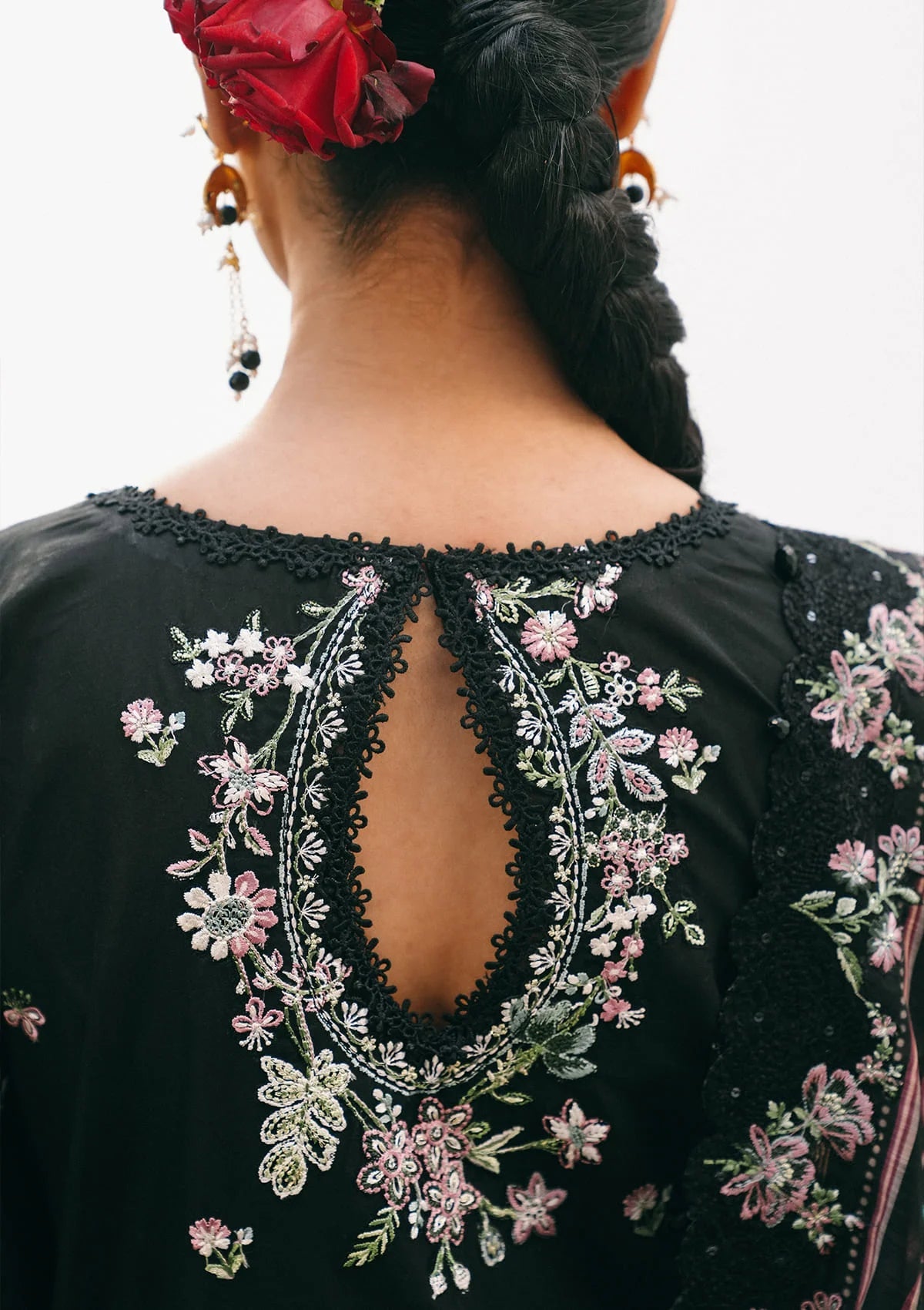 Kahf Premium | Ek Fasana Luxury Lawn 26 | KLB-3B SIYAARA, image 4
