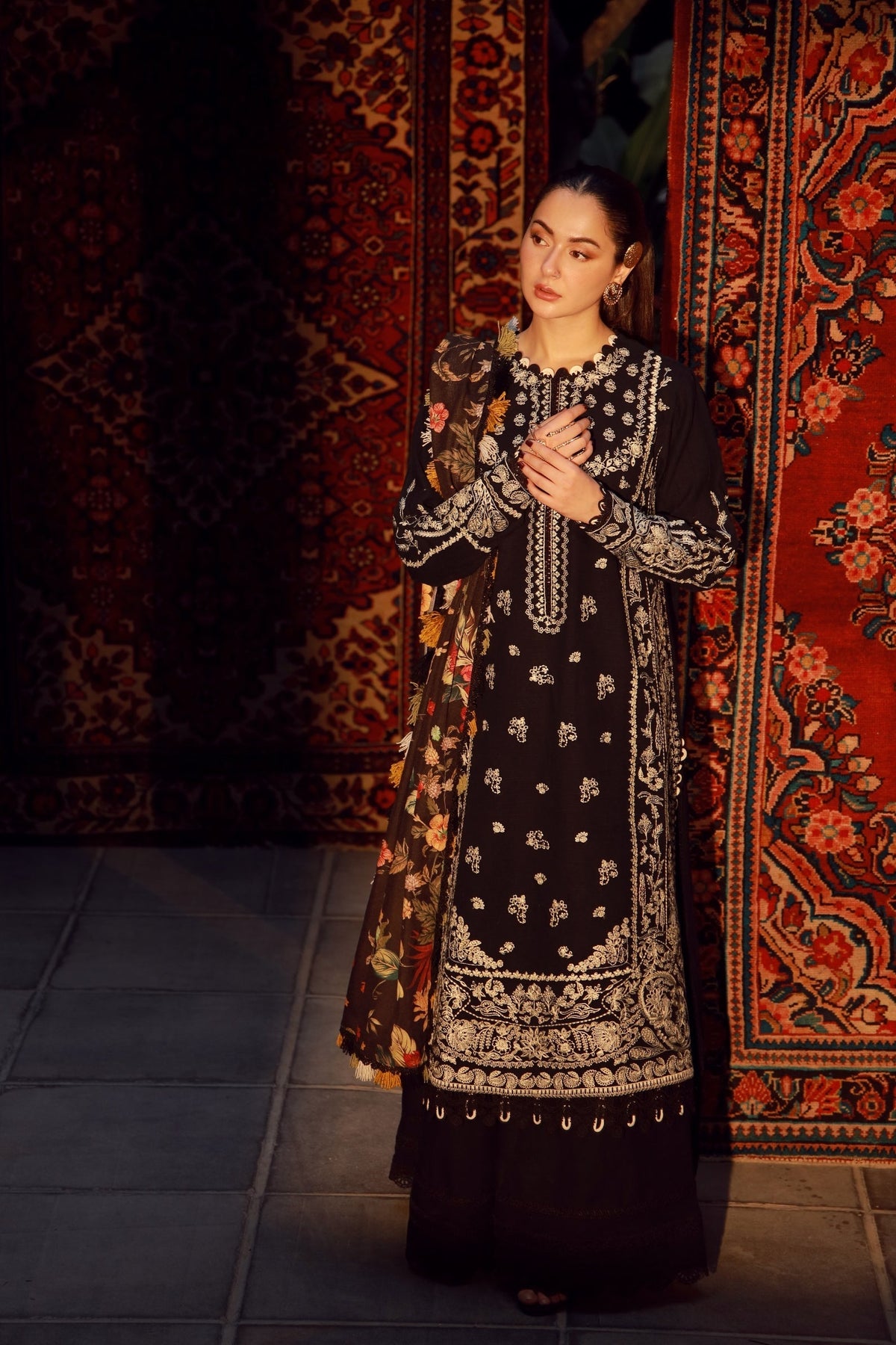 Maryam Hussain | Winter Shawl 25 | Mausam, image 4