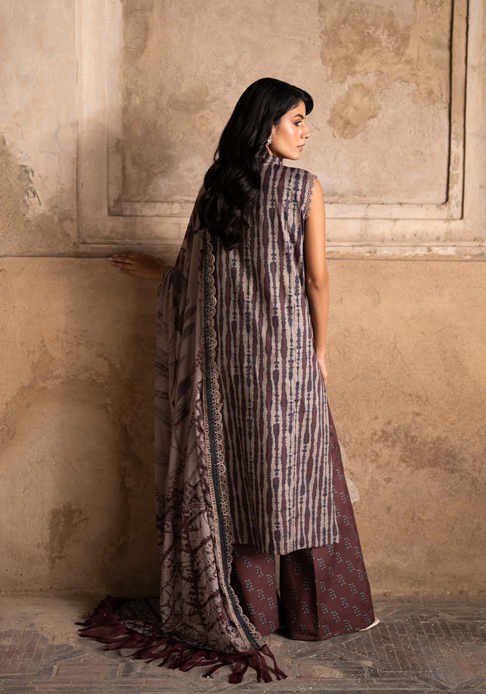 Zarqash | Luxe Lawn 26 | ZQL0015