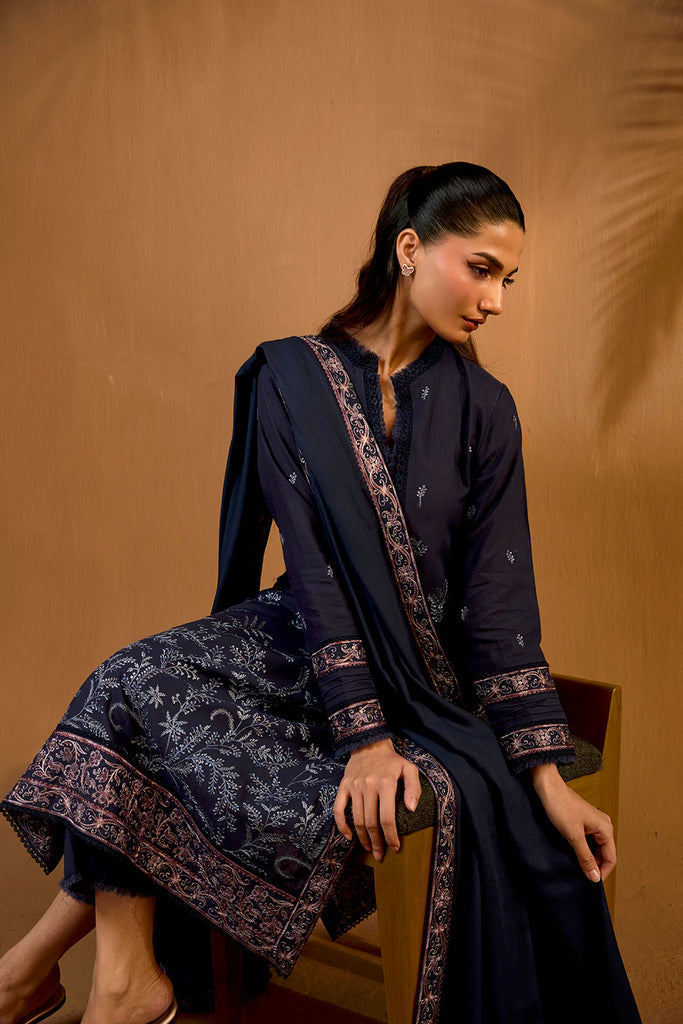 Sobia Nazir | Winter Shawl 25 | Design 7B-4