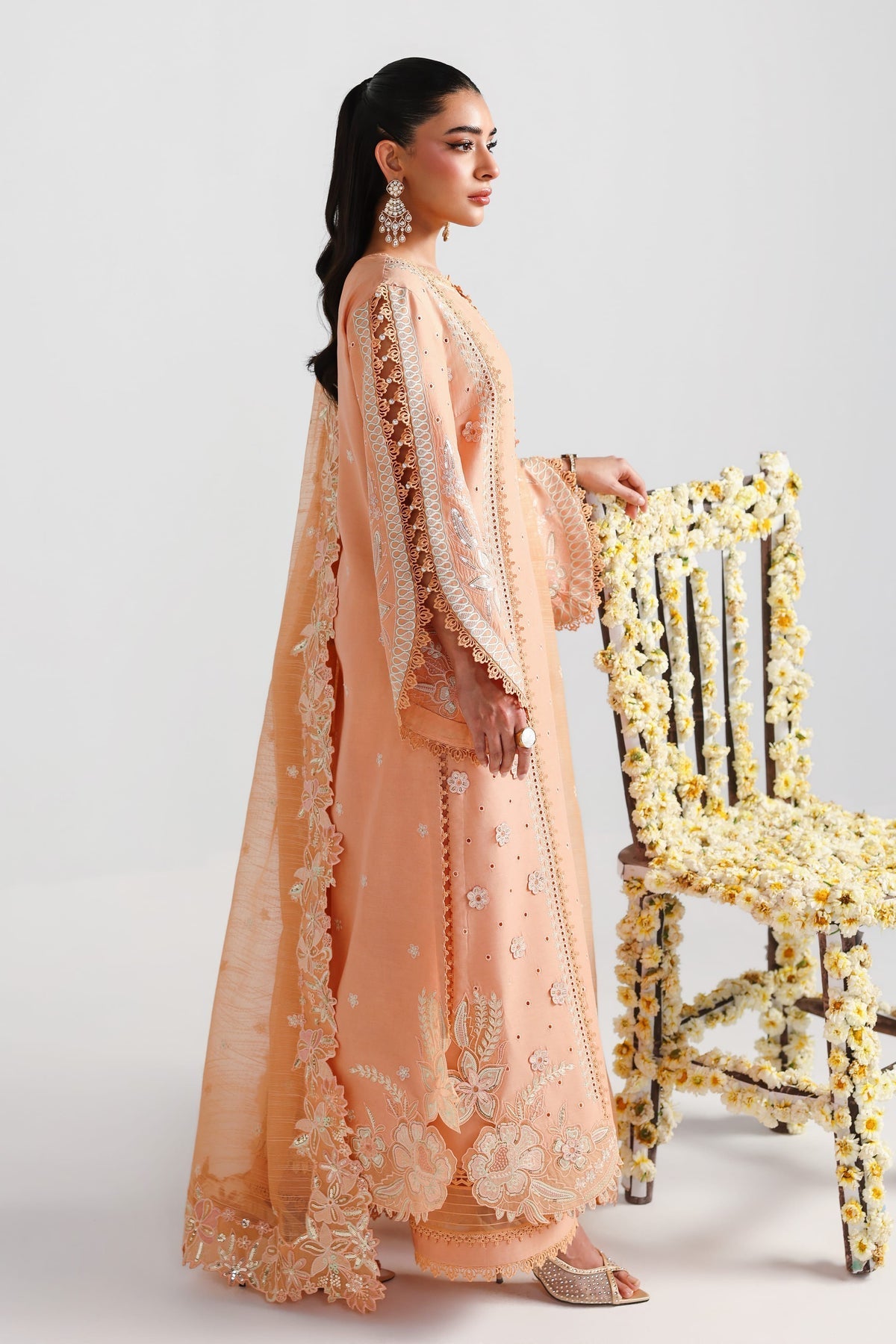 Akbar Aslam | Elan Luxury Lawn 26 | Ravina-2