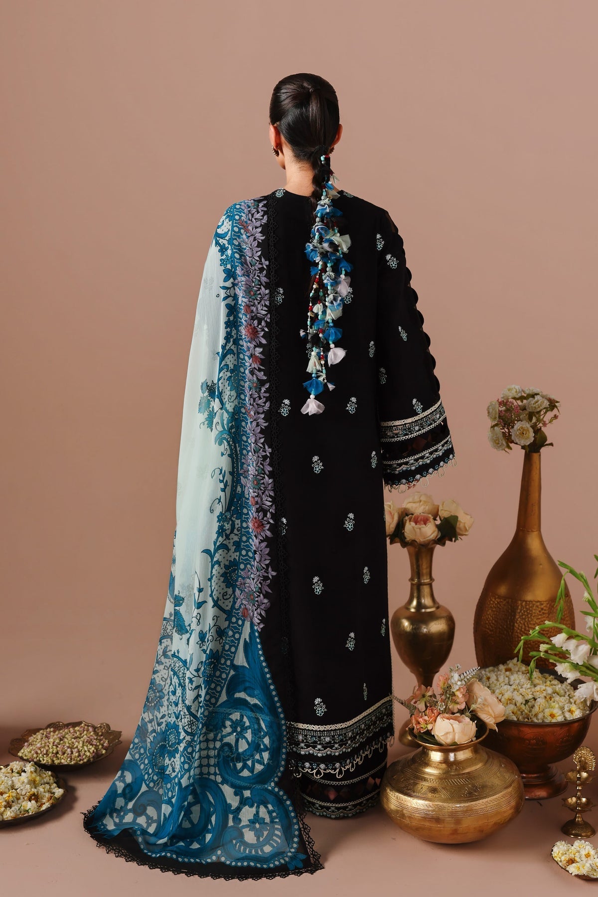 Akbar Aslam | Elan Luxury Lawn 26 | Armina-2