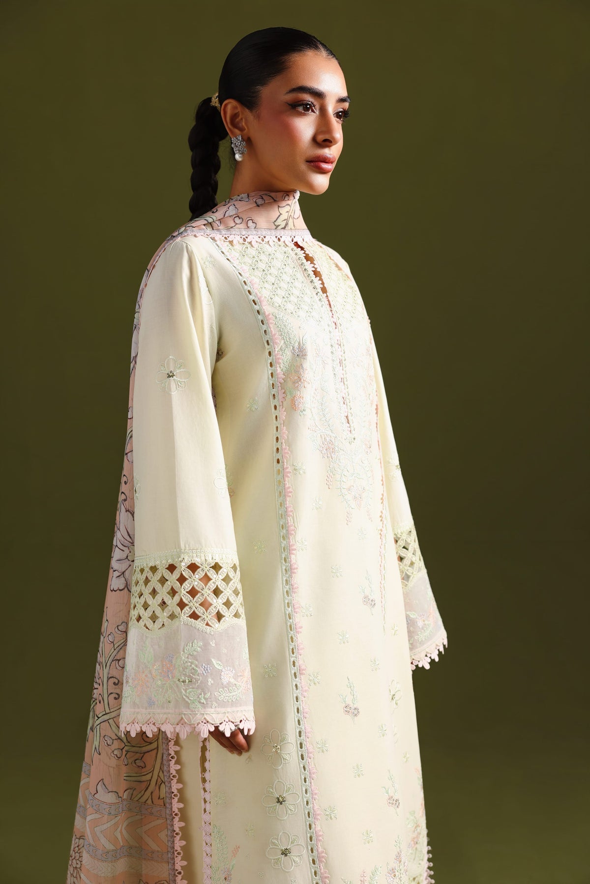 Akbar Aslam | Elan Luxury Lawn 26 | Nayara-4
