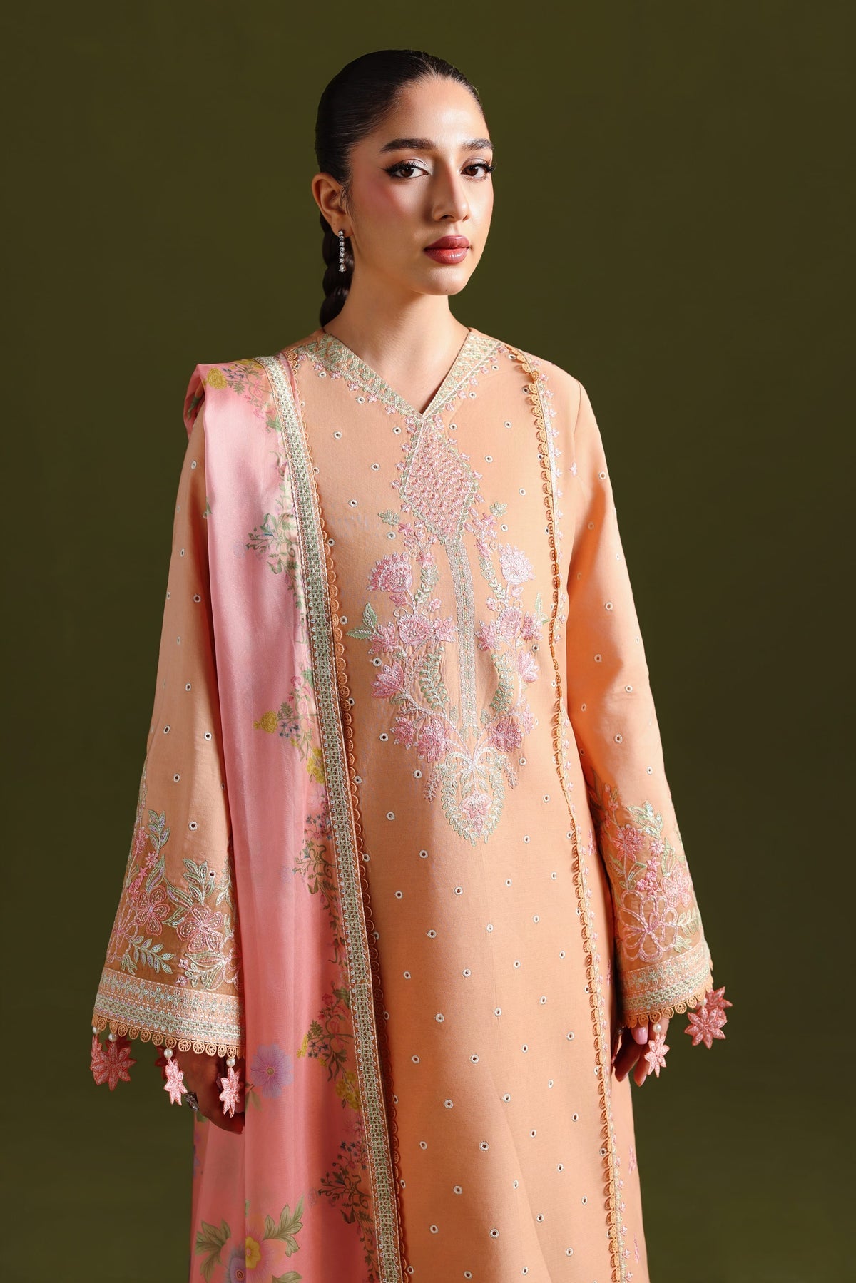 Akbar Aslam | Elan Luxury Lawn 26 | Aaralyn, image 3