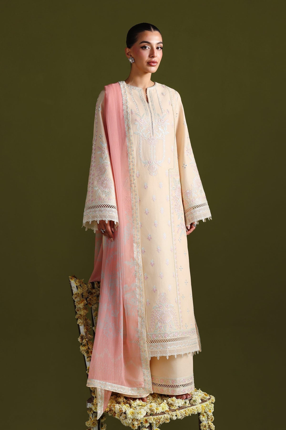 Akbar Aslam | Elan Luxury Lawn 26 | Esmira, image 4