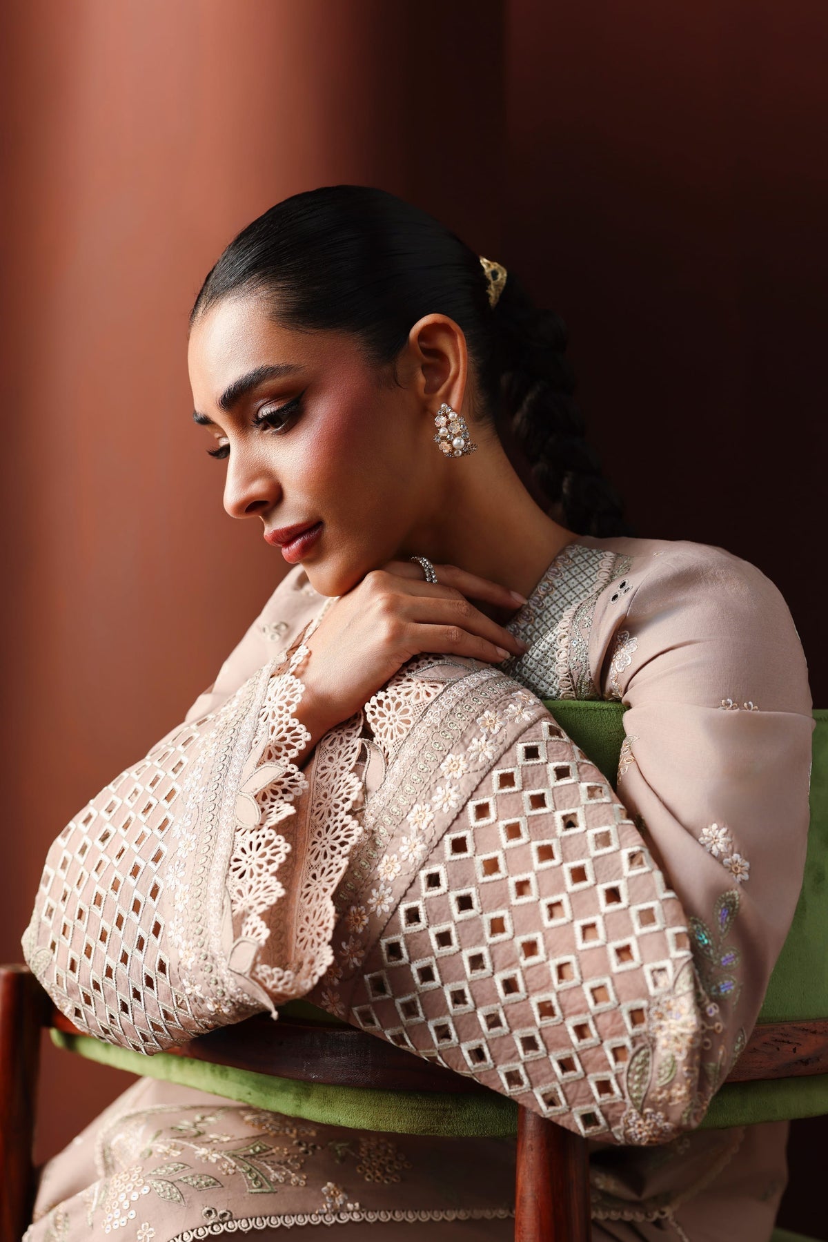 Akbar Aslam | Elan Luxury Lawn 26 | Yasmina-3