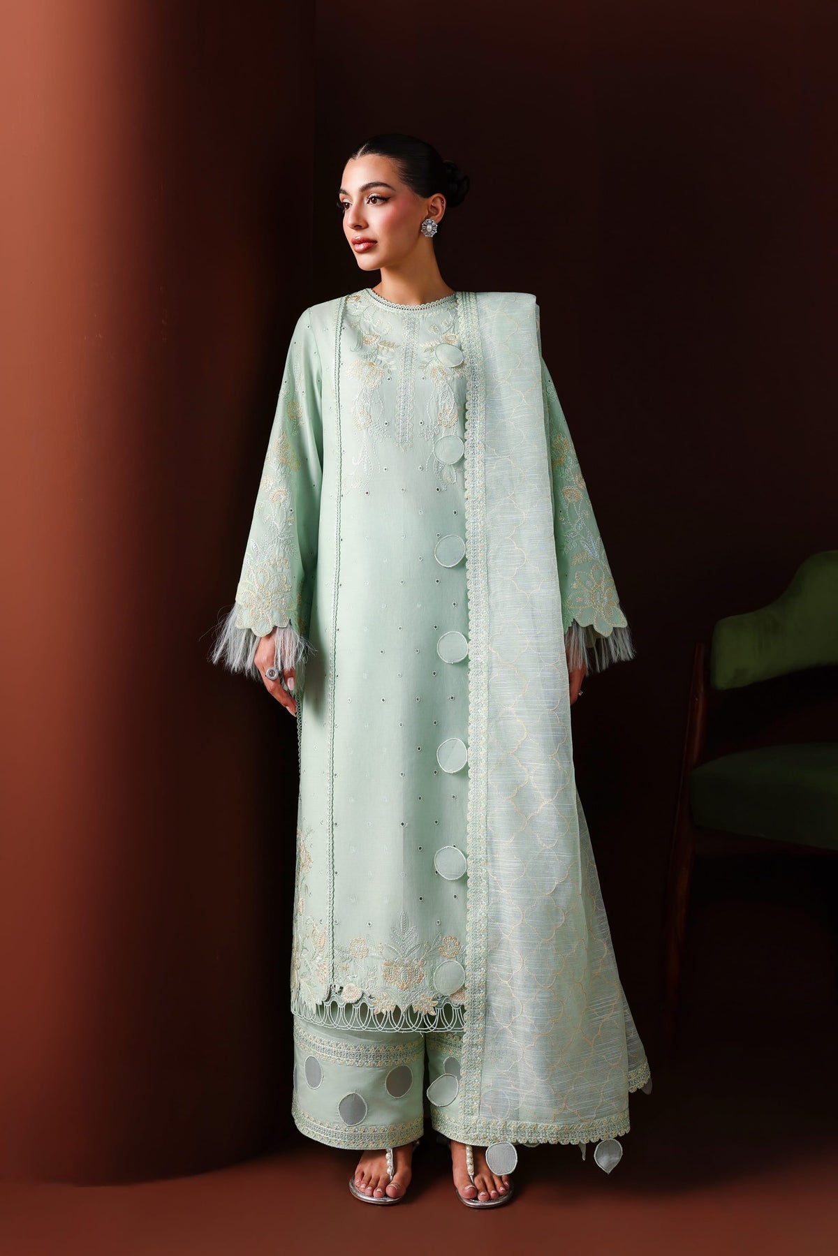 Akbar Aslam | Elan Luxury Lawn 26 | Qamari-1