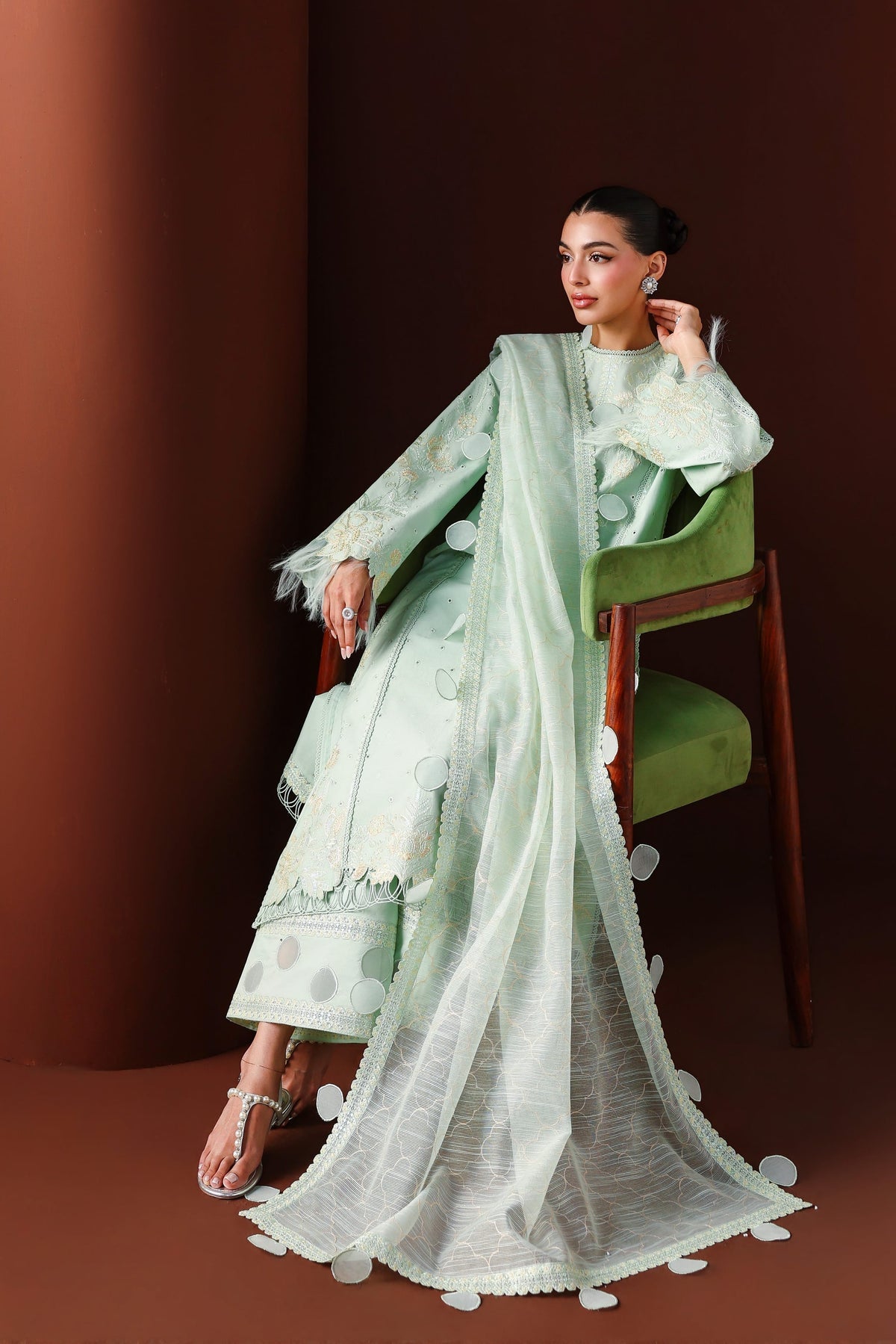 Akbar Aslam | Elan Luxury Lawn 26 | Qamari-5