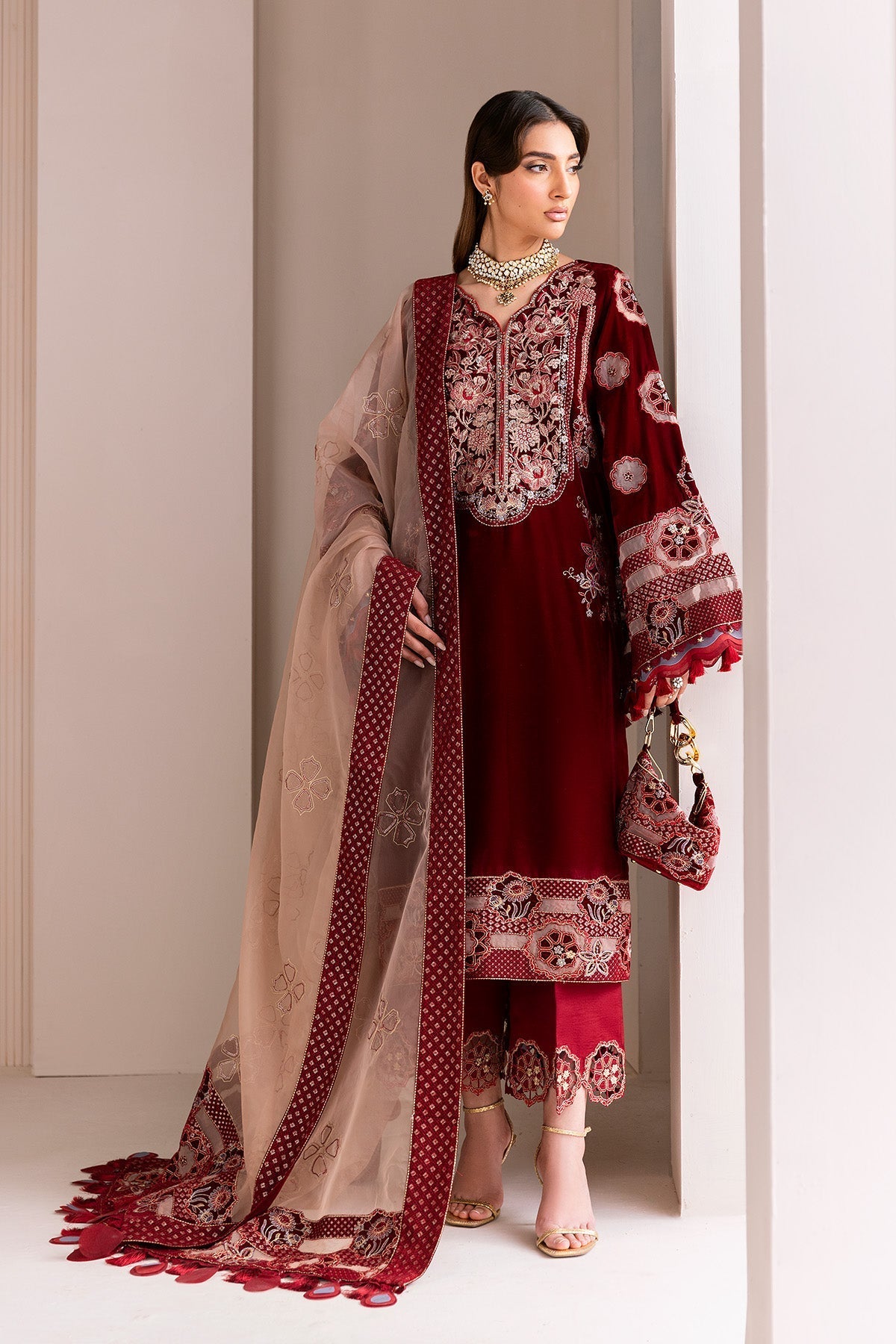 Alizeh | Makhmal Luxury Velvet Edit | Velzari, image 3