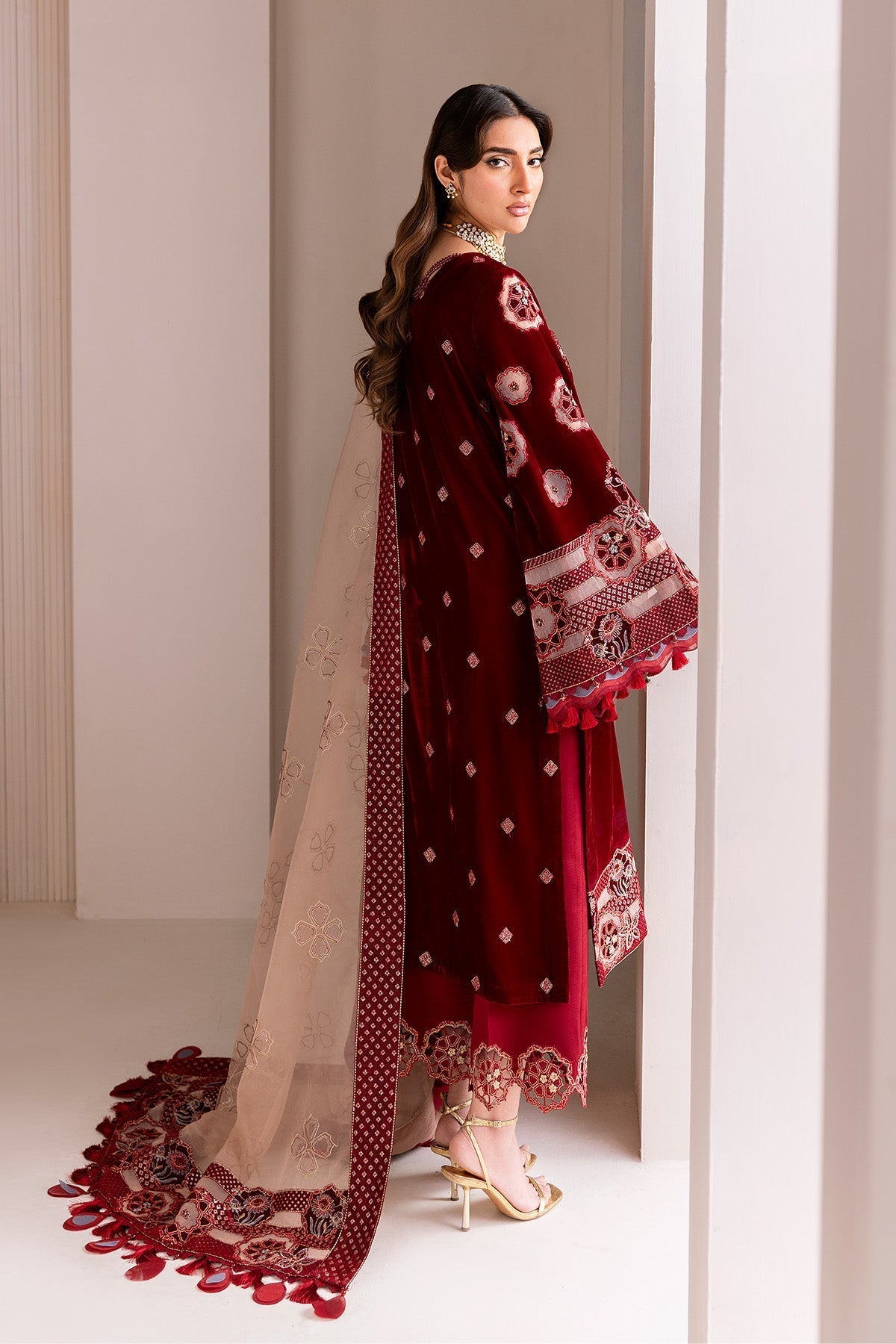 Alizeh | Makhmal Luxury Velvet Edit | Velzari, image 5